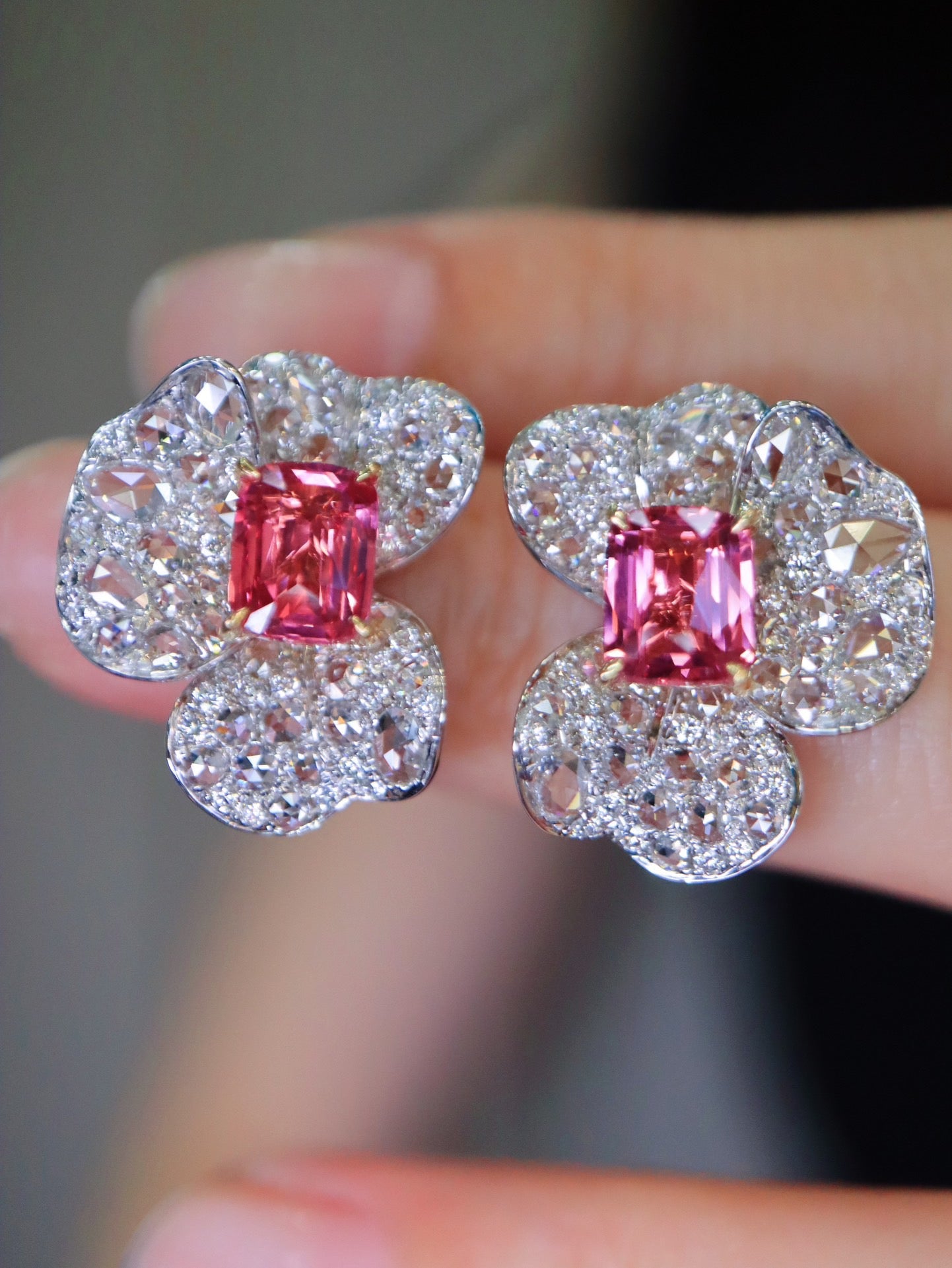 Exquisite 2.04ct Mahenge Spinel 18K Gold Diamond Earrings