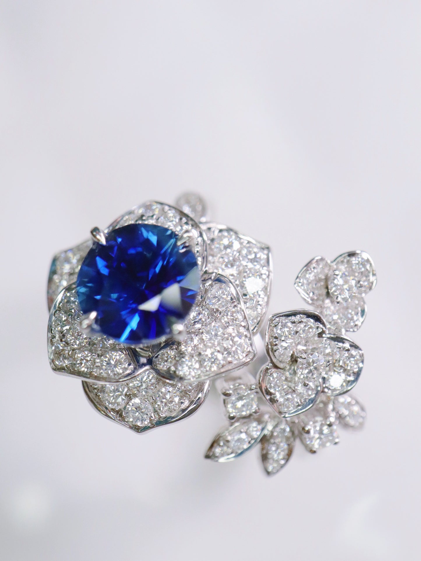 Regal 1.24ct Royal Blue Sapphire 18K Gold Diamond Ring