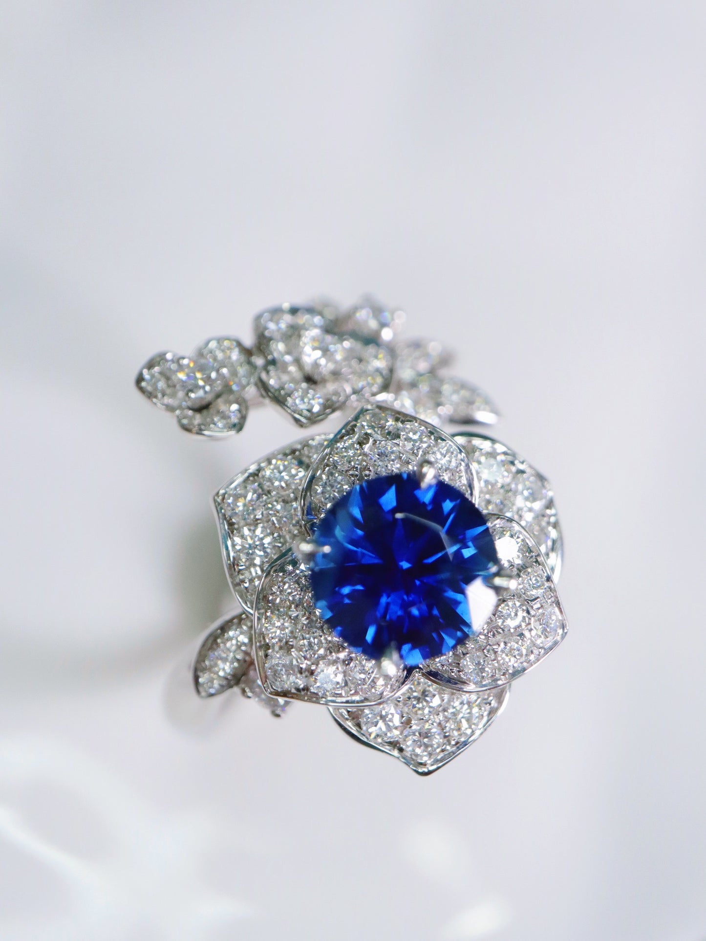 Regal 1.24ct Royal Blue Sapphire 18K Gold Diamond Ring