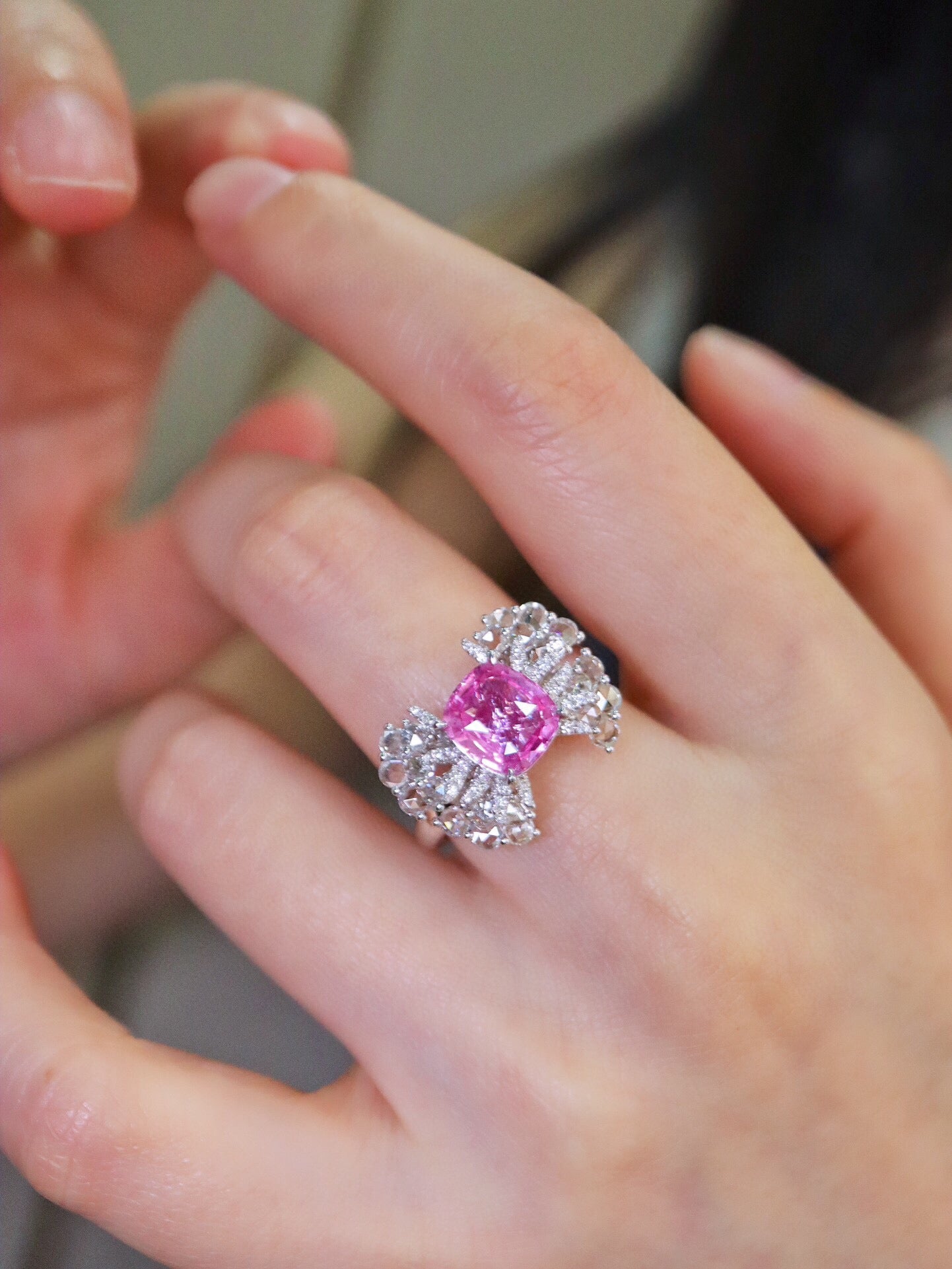 Enchanting 2.04ct Pink Sapphire Butterfly 18K Gold and Diamond Ring