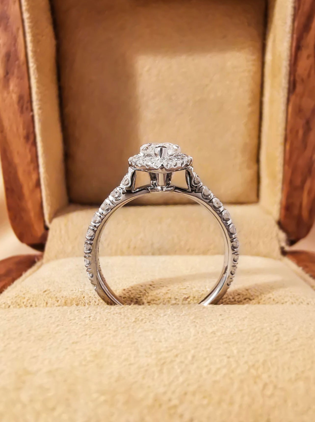 2.0CT Pear Cut Diamond Halo ring 18K White Gold Engagement Ring Promise Ring Anniversary Ring