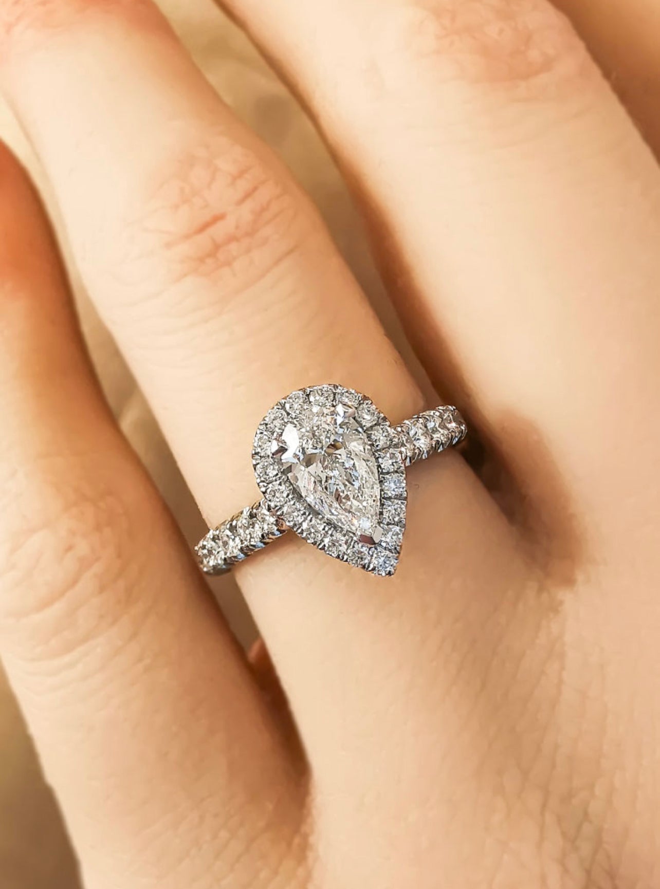 2.0CT Pear Cut Diamond Halo ring 18K White Gold Engagement Ring Promise Ring Anniversary Ring