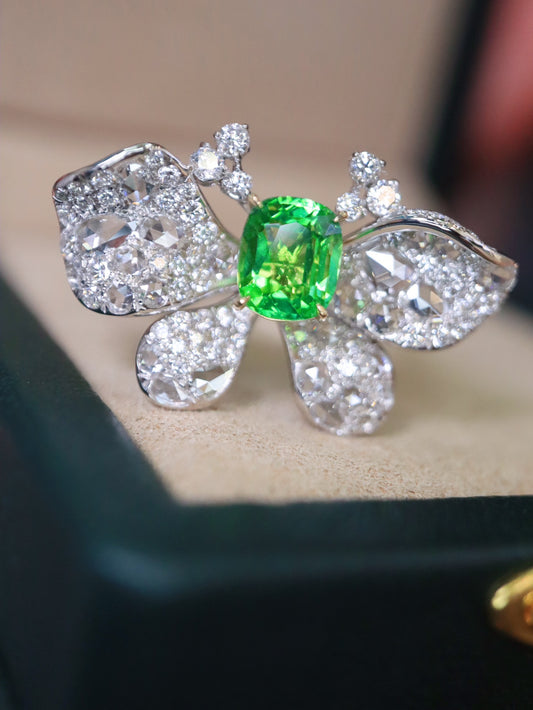 Butterfly Design 1.20ct Tsavorite Garnet 18K Gold Diamond Ring