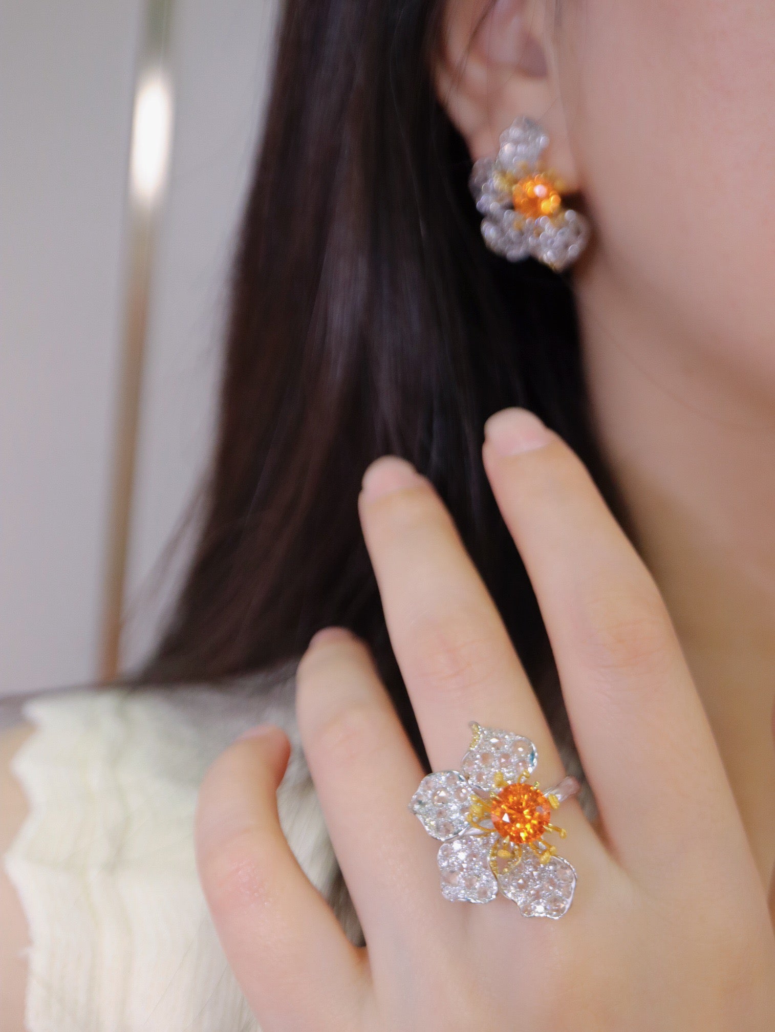 Serwa Jewellery | Spessartite Garnet Set with 18K Gold and Diamonds