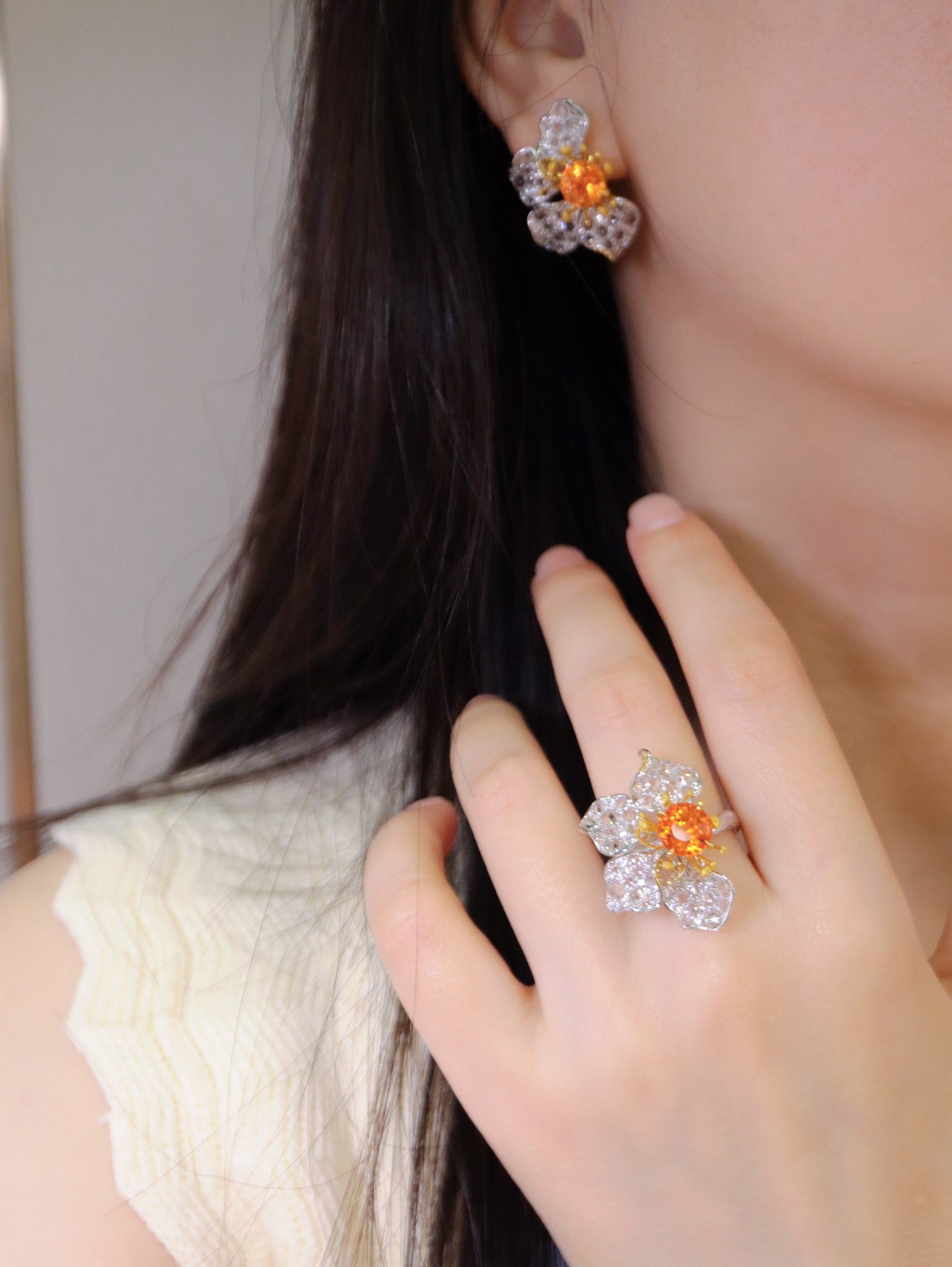 Serwa Jewellery | Spessartite Garnet Set with 18K Gold and Diamonds