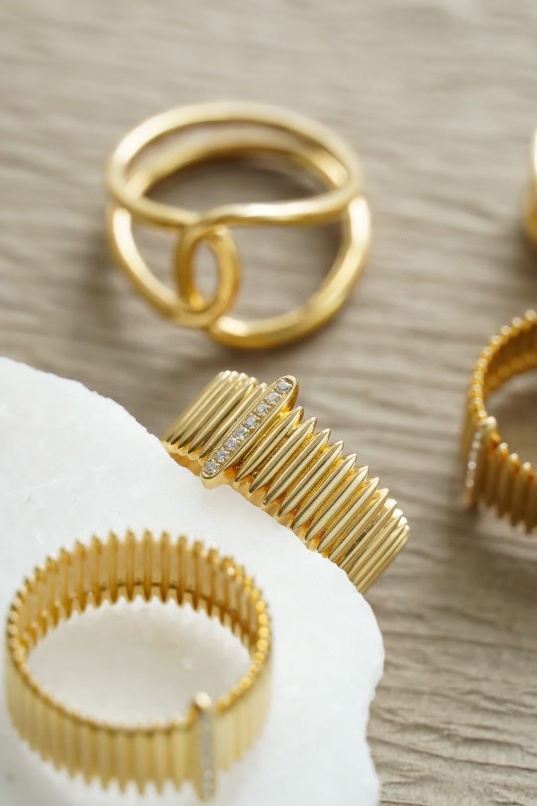 Serwa Jewellery | The Golden Echo of Paris