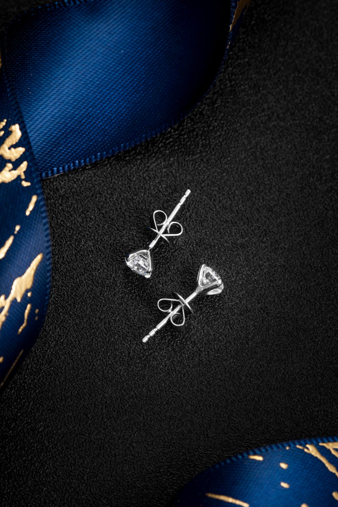 Serwa Jewellery | Pure Brilliance – 18K Gold Lab-Grown Diamond Stud Earrings