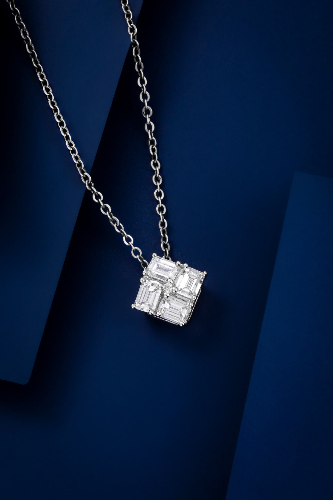 Serwa Jewellery | Radiant Solitaire – 18K Gold Lab-Grown Diamond Pendant