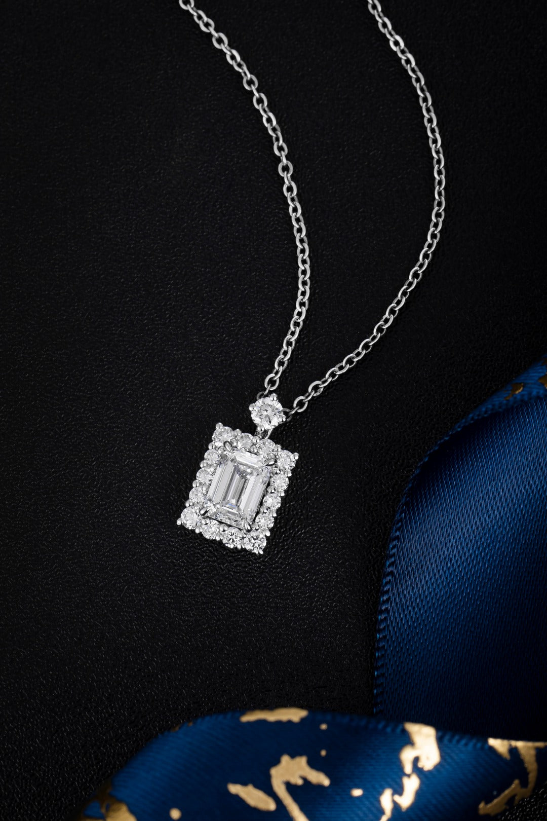 Serwa Jewellery | Luminous Orbit – PT900 Lab-Grown Diamond Pendant