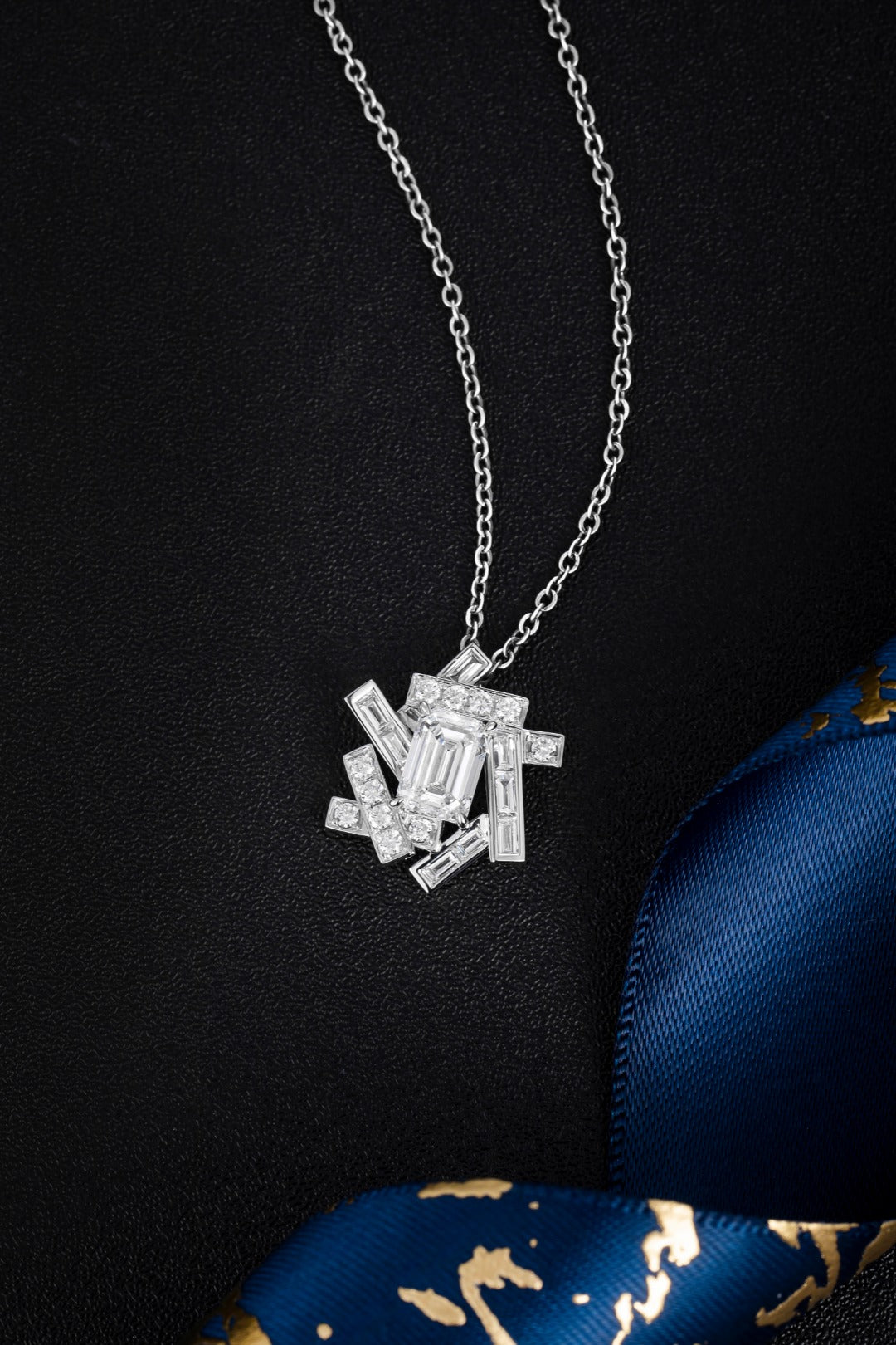 Serwa Jewellery | Art Deco Fragment – PT900 Lab-Grown Diamond Pendant