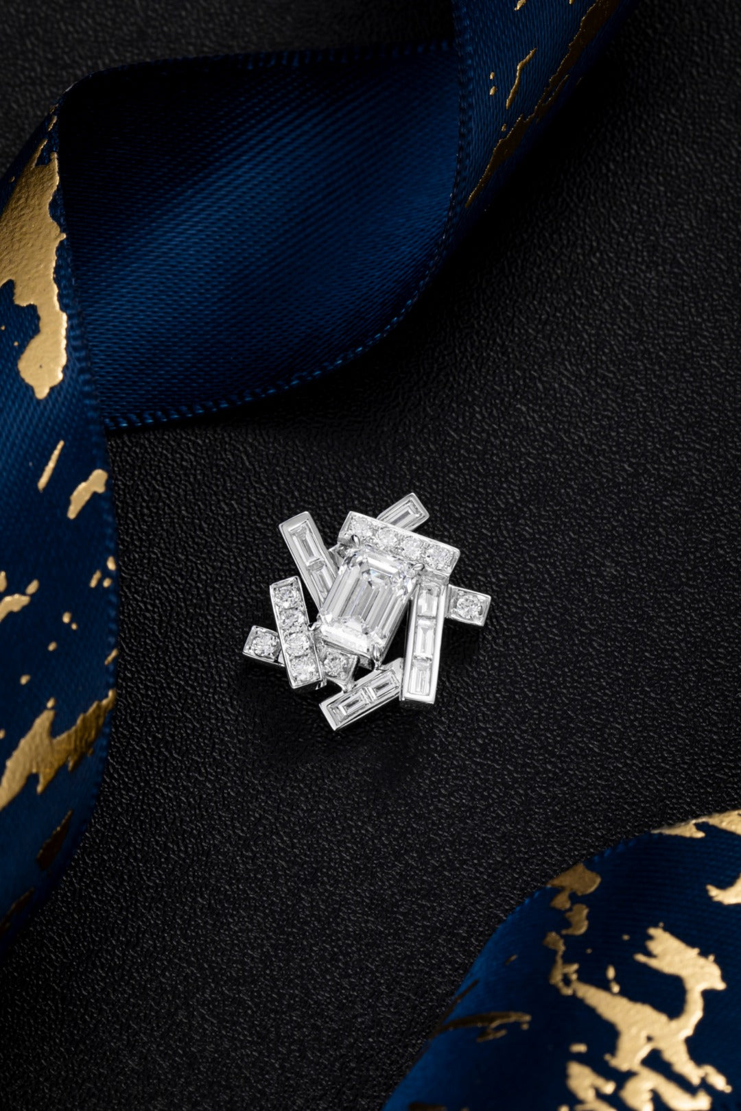 Serwa Jewellery | Art Deco Fragment – PT900 Lab-Grown Diamond Pendant