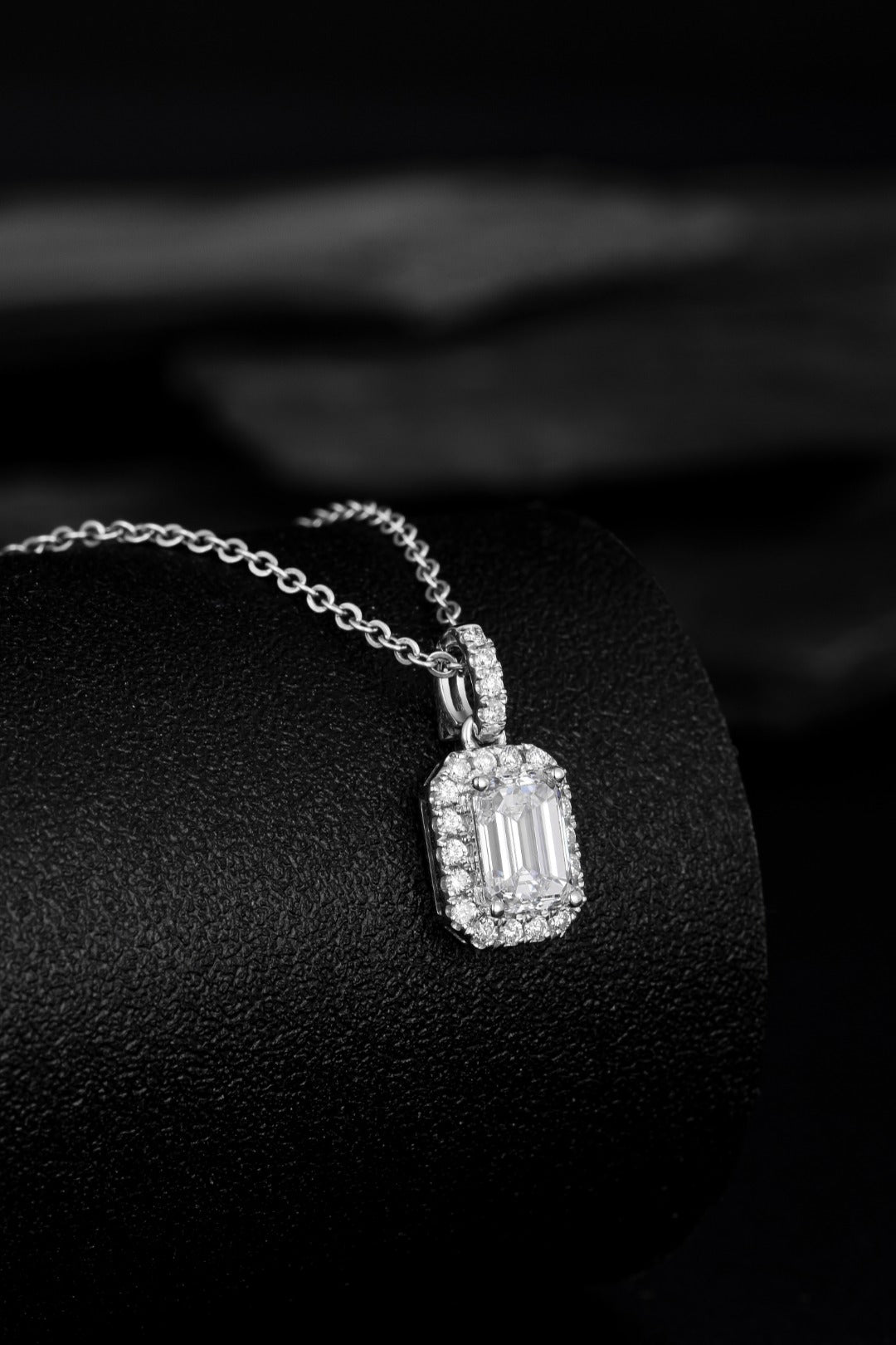 Serwa Jewellery | Quiet Brilliance – PT900 Lab-Grown Diamond Pendant