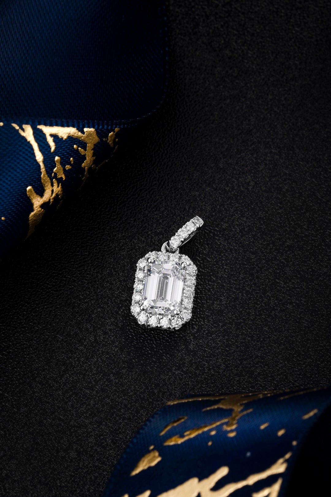 Serwa Jewellery | Quiet Brilliance – PT900 Lab-Grown Diamond Pendant