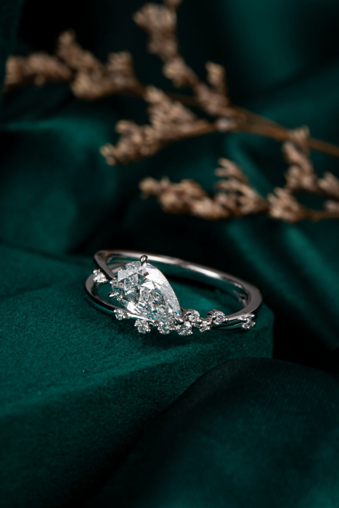 Serwa Jewellery | Whispered Grace – 14K Gold Lab-Grown Diamond Ring