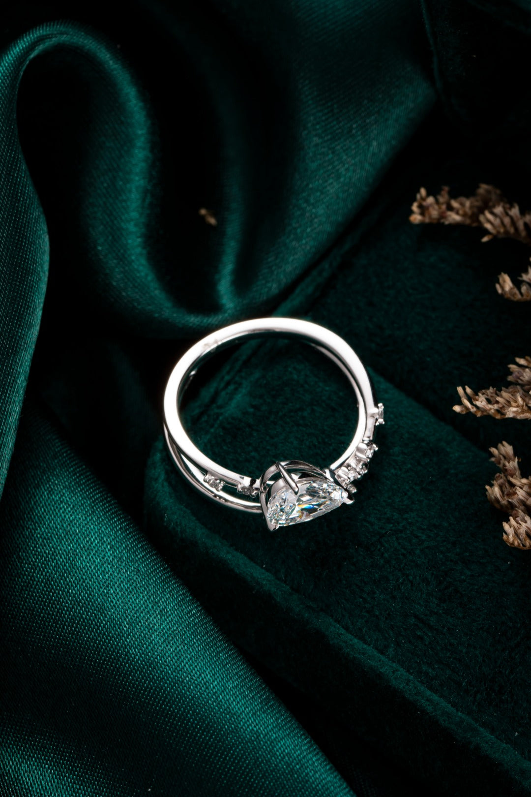 Serwa Jewellery | Whispered Grace – 14K Gold Lab-Grown Diamond Ring