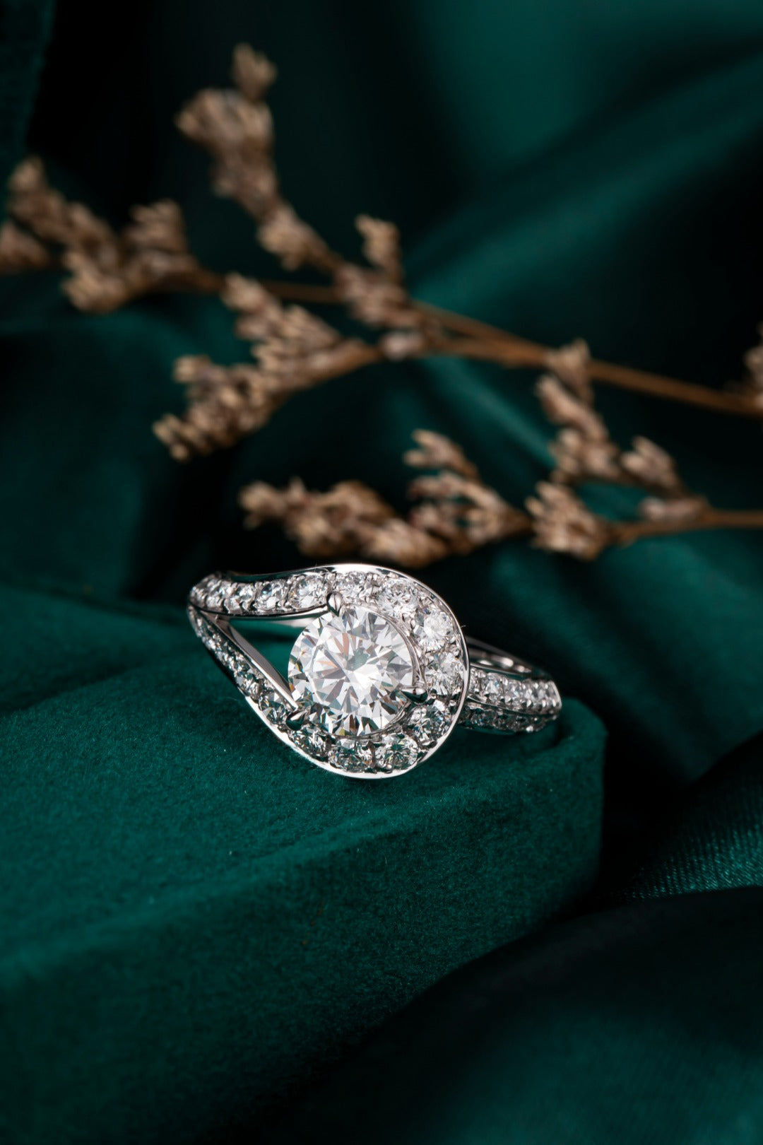 Serwa Jewellery | Serpentine Halo – PT900 Lab-Grown Diamond Ring