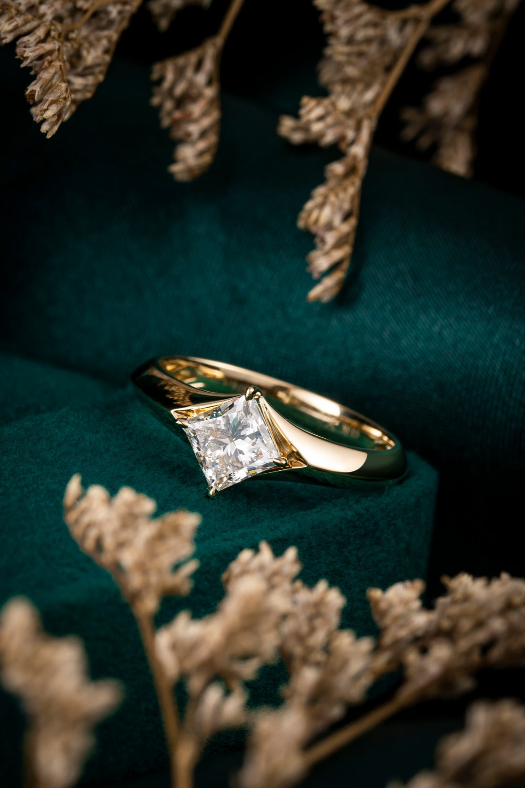 Serwa Jewellery | Pure Axis – 14K Gold Lab-Grown Diamond Ring
