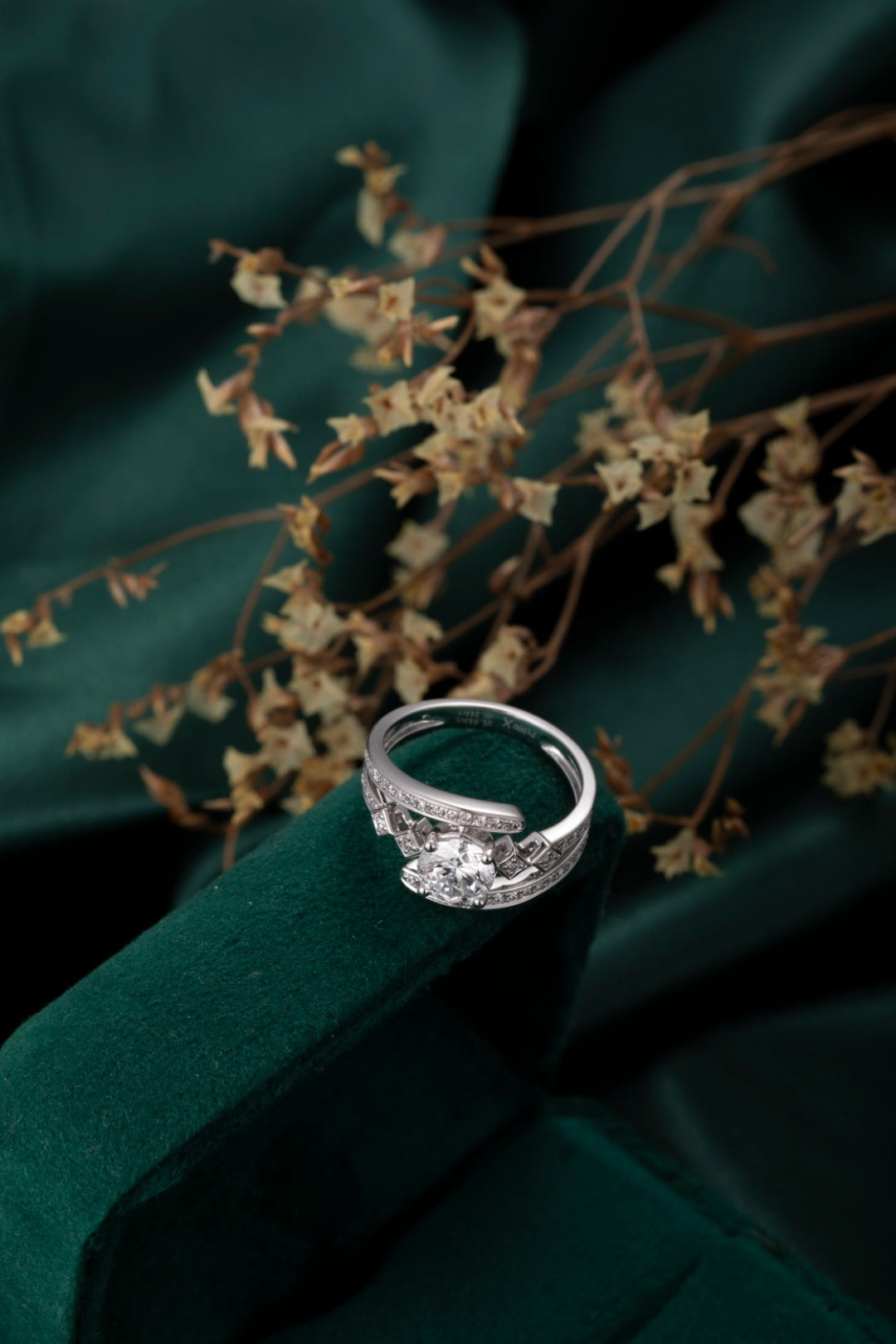 Serwa Jewellery | Poised Balance – PT900 Lab-Grown Diamond Ring