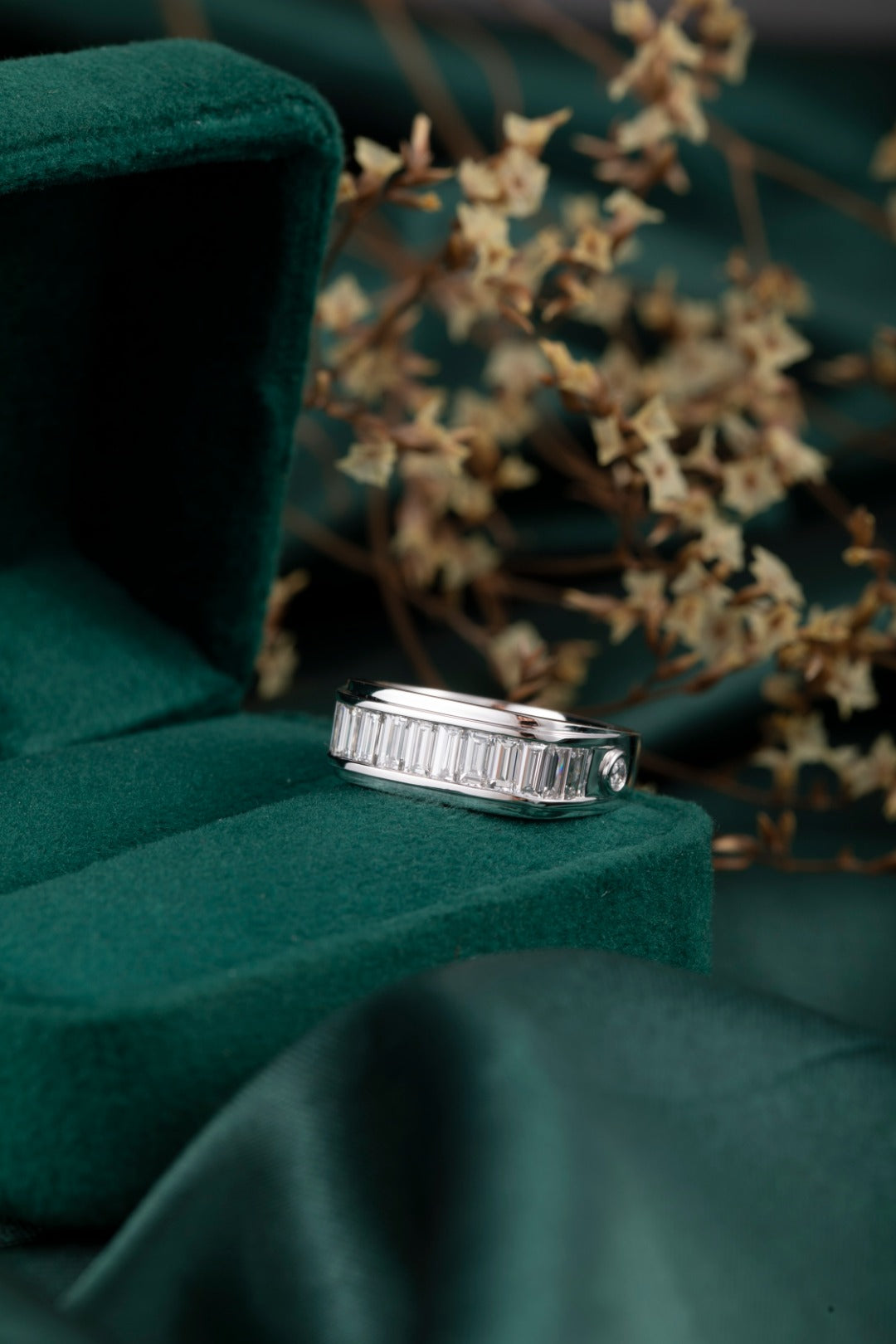 Serwa Jewellery | Linear Brilliance – PT900 Lab-Grown Diamond Band Ring