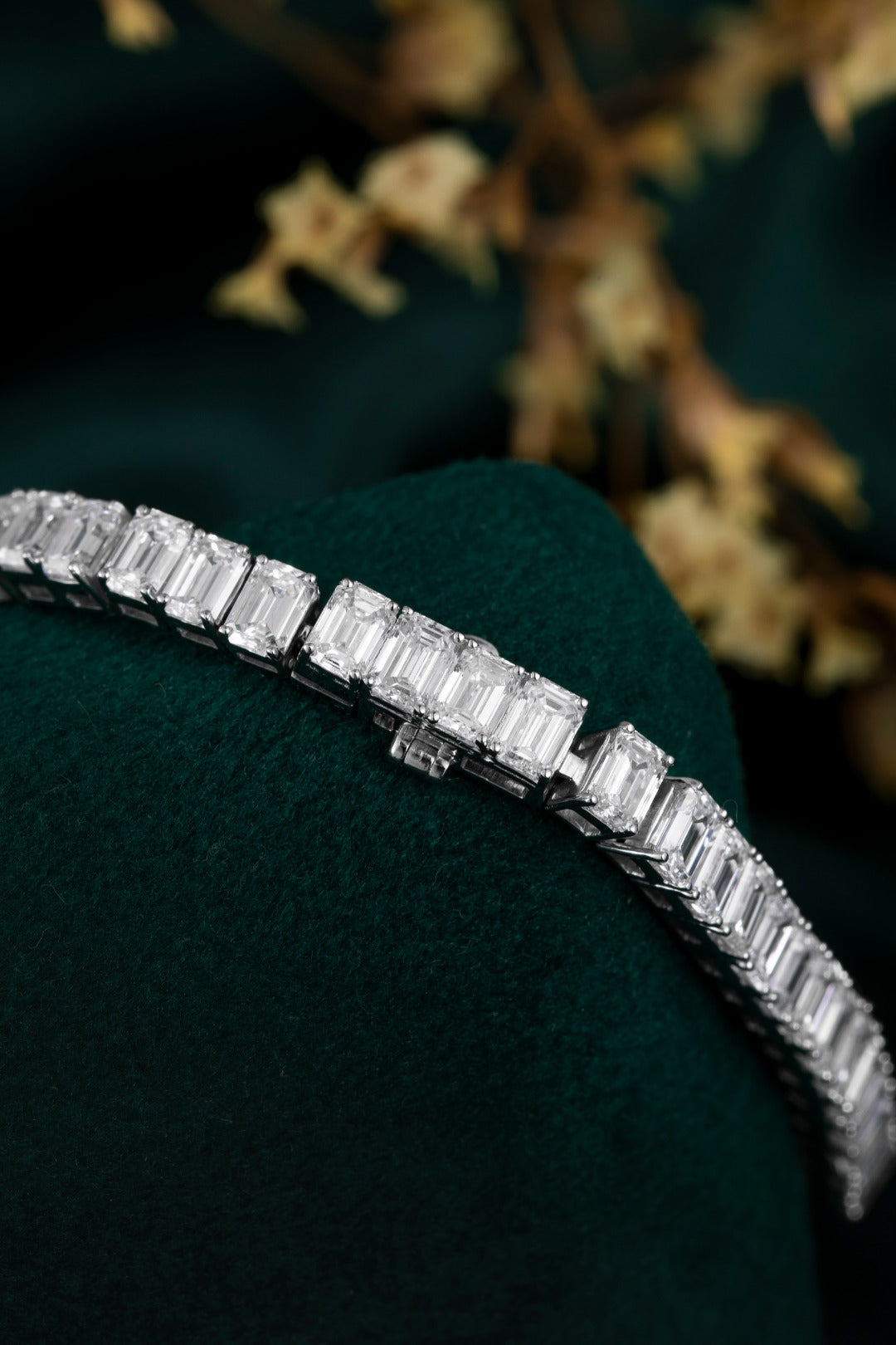 Serwa Jewellery | Linear Radiance – 18K Gold Lab-Grown Diamond Bracelet