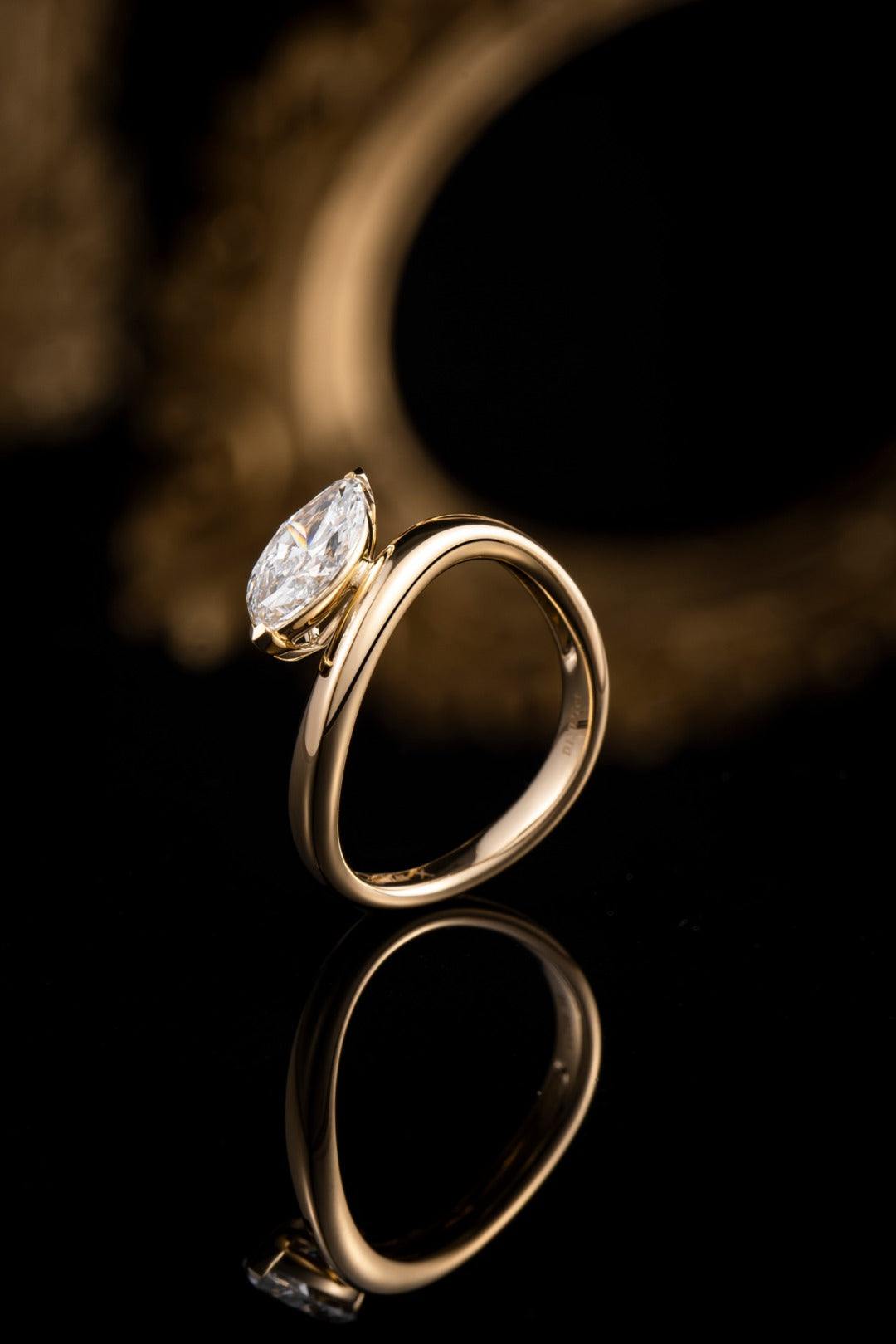 Serwa Jewellery | Elongated Grace – 14K Gold Lab-Grown Diamond Ring