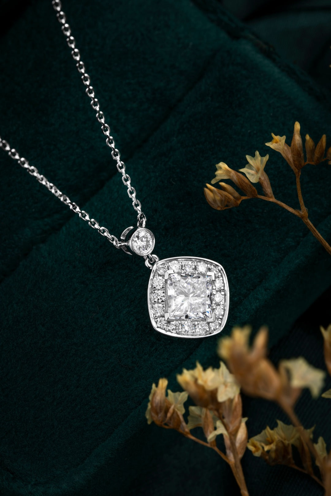 Serwa Jewellery | Luminous Frame – PT950 Lab-Grown Diamond Necklace
