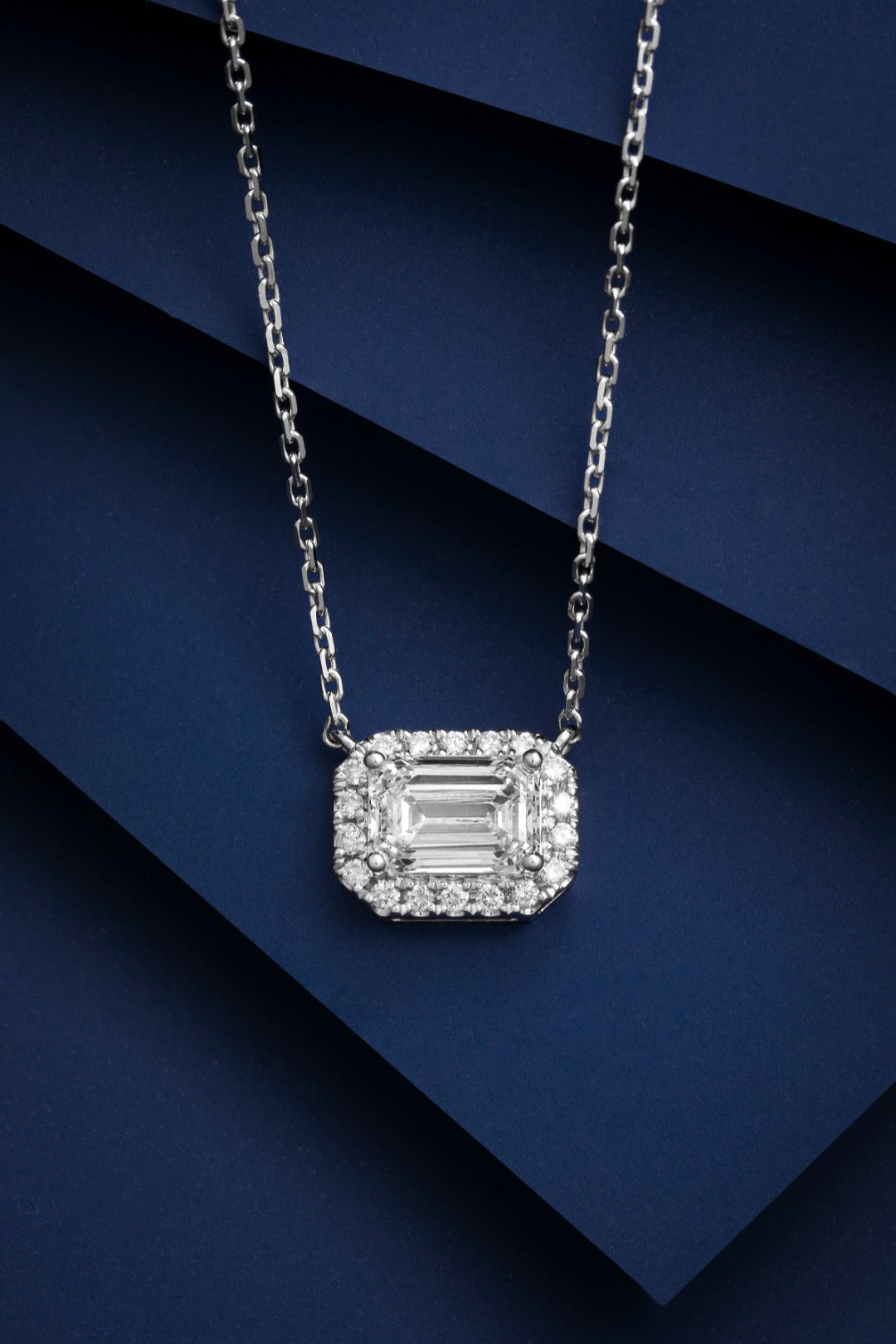 Serwa Jewellery | Emerald Halo – PT900 Lab-Grown Diamond Necklace