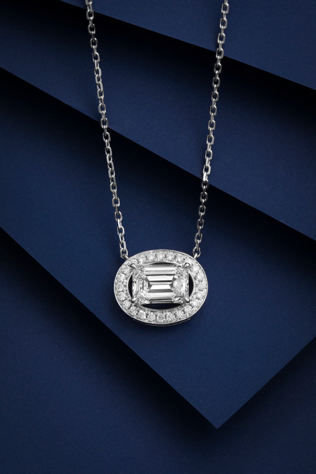 Serwa Jewellery | Emerald Halo – PT900 Lab-Grown Diamond Necklace