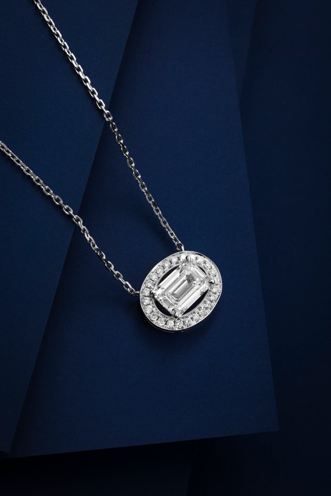 Serwa Jewellery | Emerald Halo – PT900 Lab-Grown Diamond Necklace