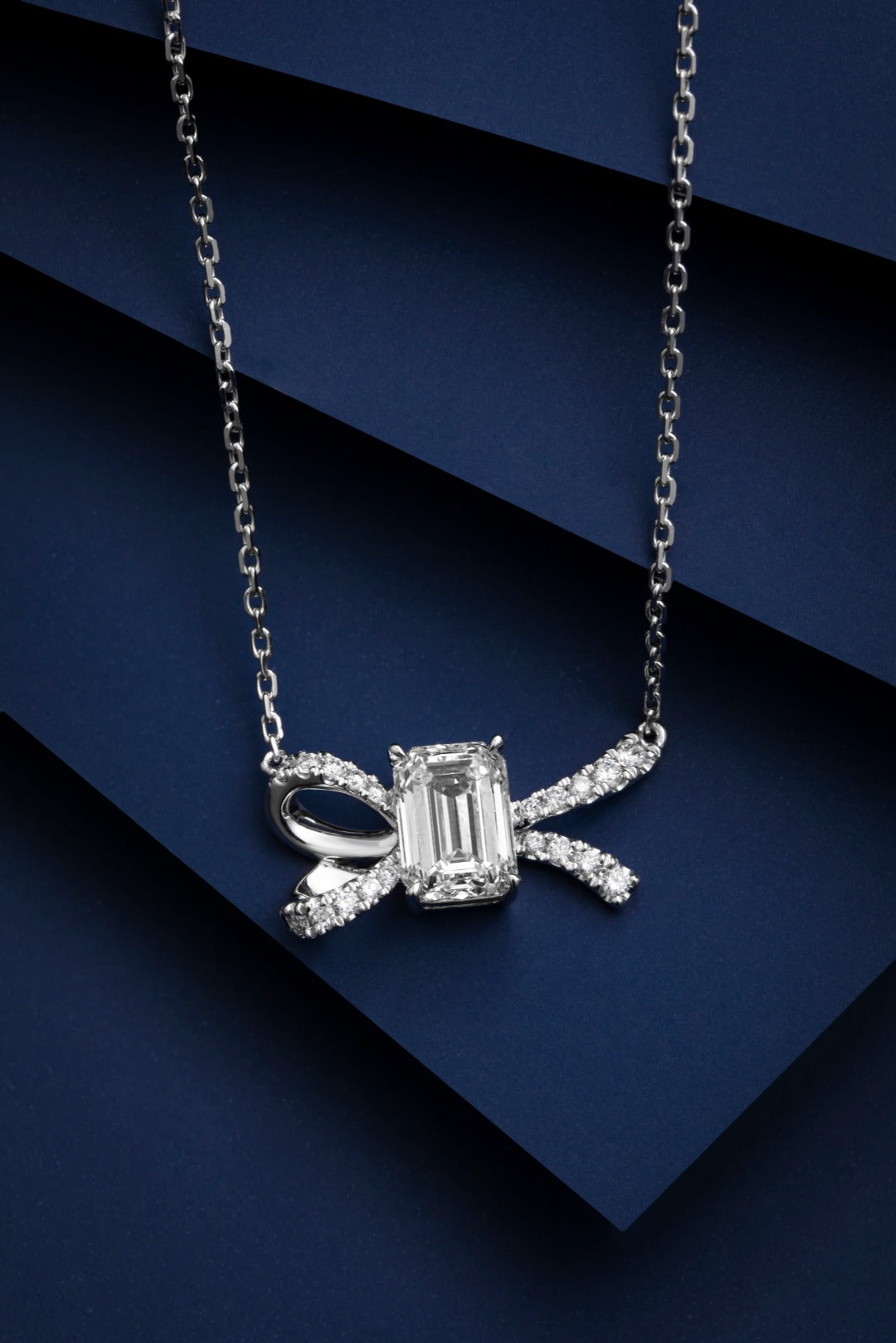 Serwa Jewellery | Emerald Ribbon – PT900 Lab-Grown Diamond Necklace