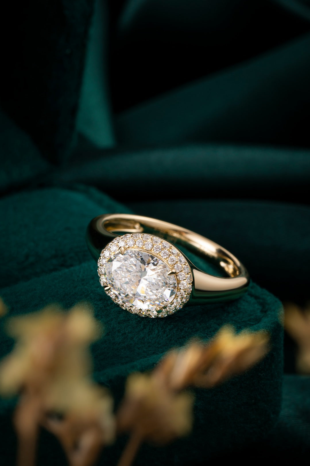 Serwa Jewellery | Oval Halo Grace – 14K Lab-Grown Diamond Ring