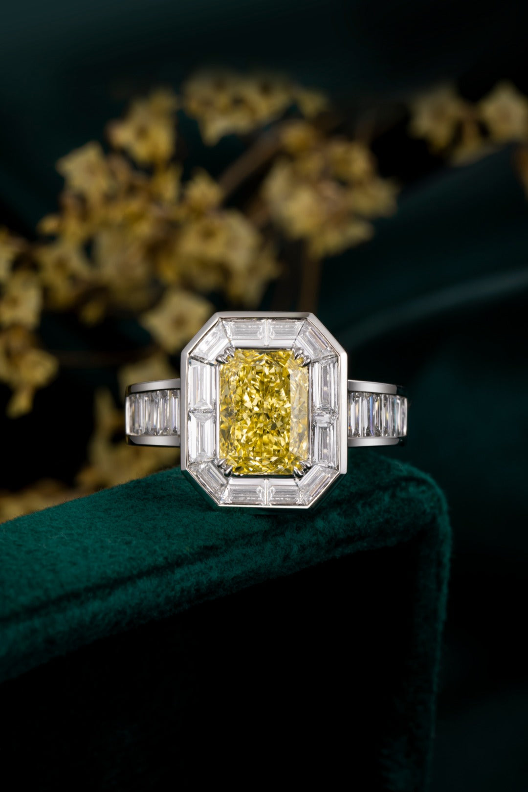 Serwa Jewellery | Golden Frame – PT900 Lab-Grown Yellow Diamond Ring