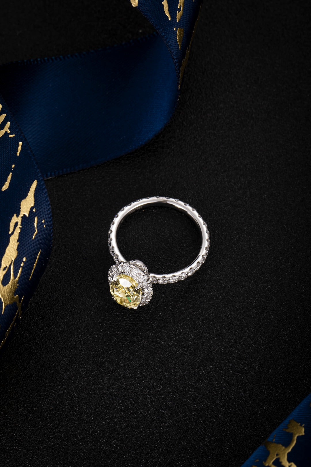 Serwa Jewellery | Golden Halo – PT900 Lab-Grown Yellow Diamond Ring