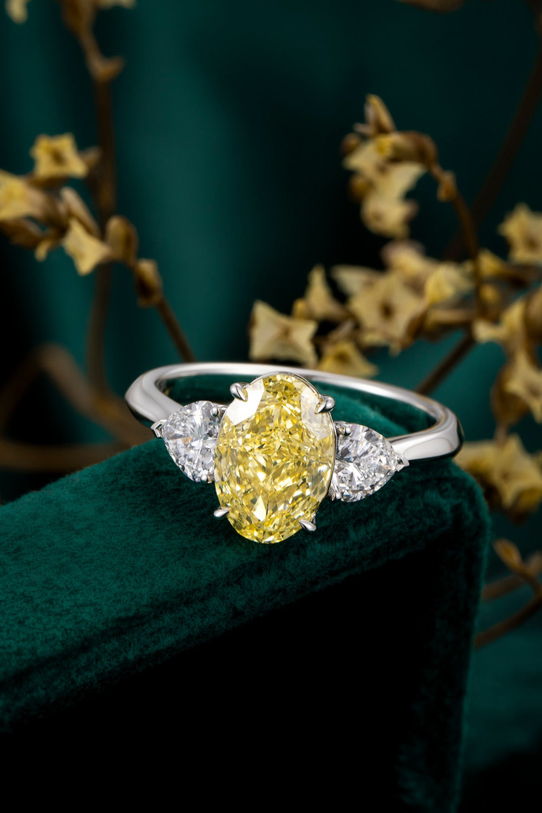 Serwa Jewellery | Golden Balance – PT900 Lab-Grown Yellow Diamond Ring