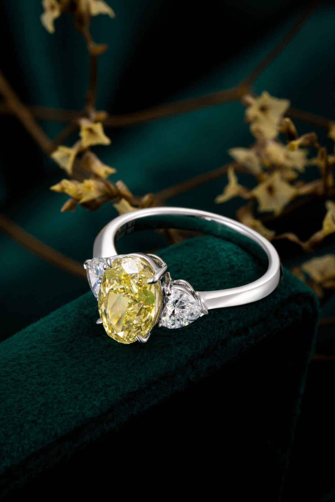 Serwa Jewellery | Golden Balance – PT900 Lab-Grown Yellow Diamond Ring
