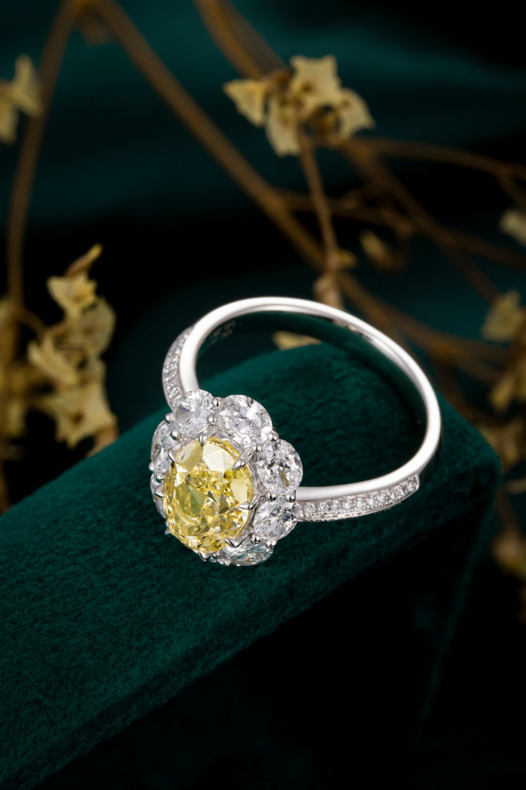 Serwa Jewellery | Golden Fleur – PT900 Lab-Grown Yellow Diamond Ring