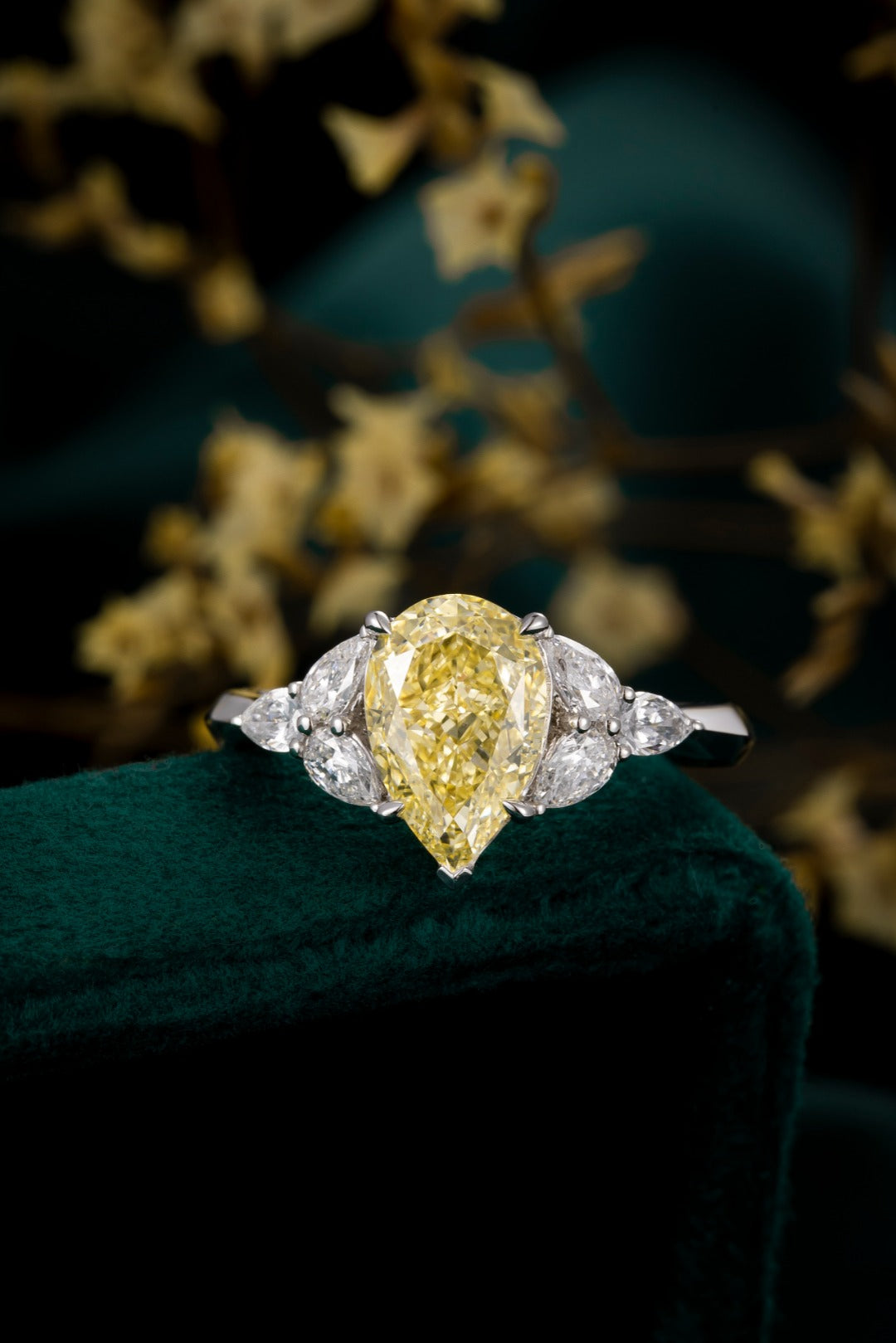 Serwa Jewellery | Golden Poise – PT900 Lab-Grown Yellow Diamond Ring