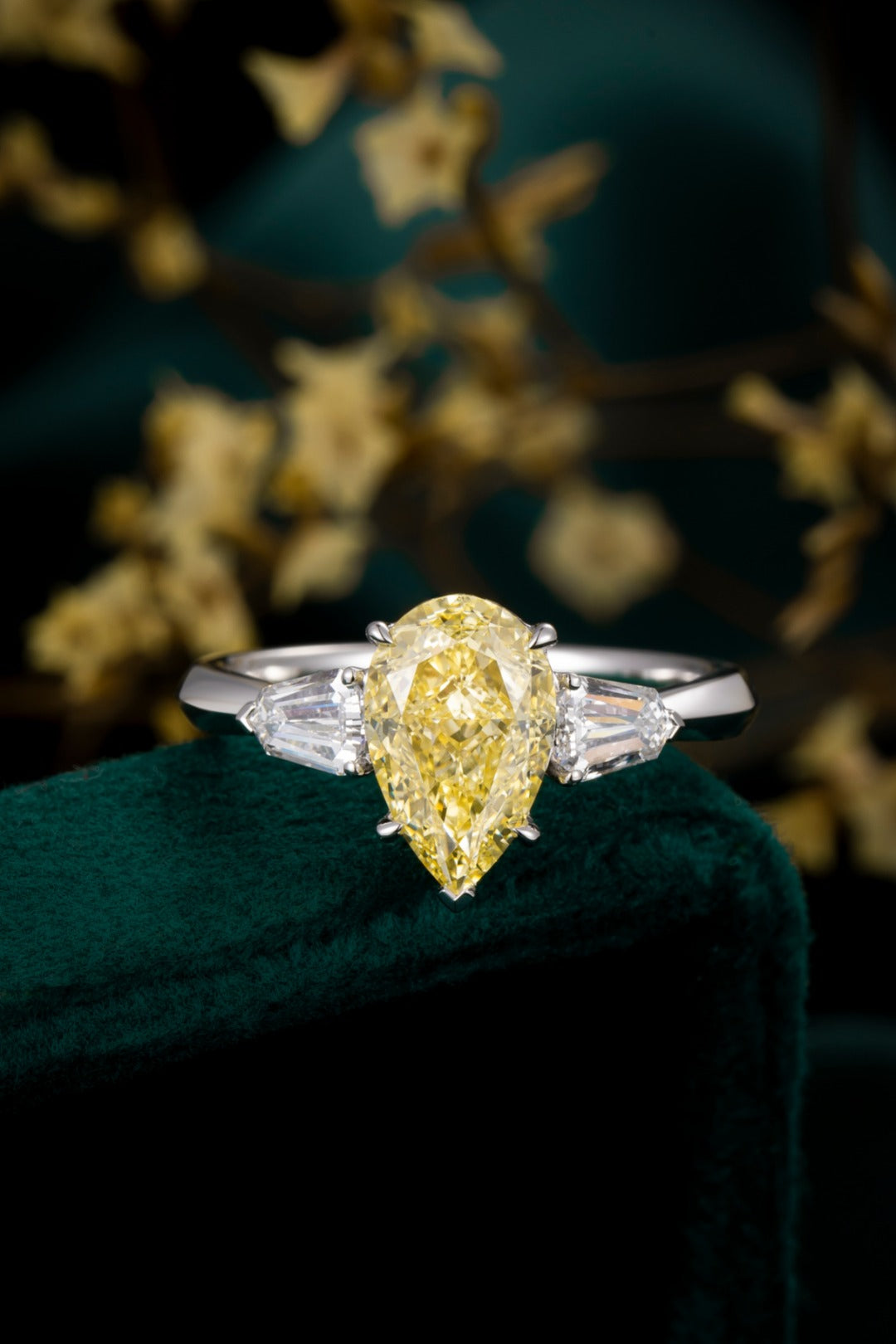 Serwa Jewellery | Golden Harmony – PT900 Lab-Grown Yellow Diamond Ring