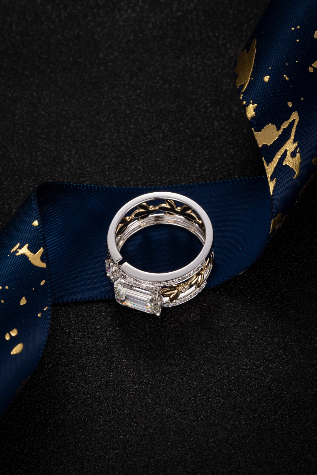 Serwa Jewellery | Emerald Radiance – 14K Lab-Grown Diamond Ring