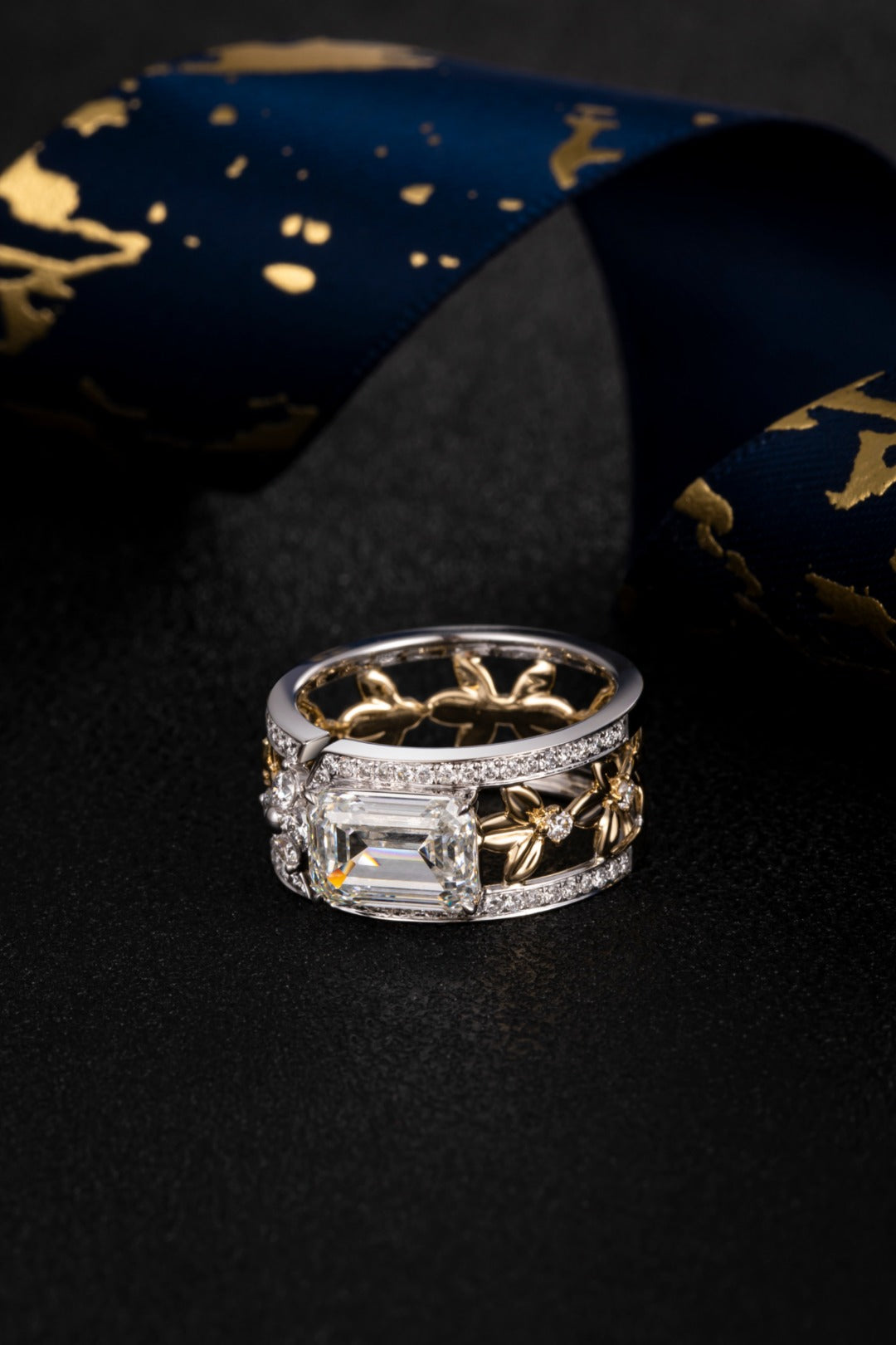 Serwa Jewellery | Emerald Radiance – 14K Lab-Grown Diamond Ring