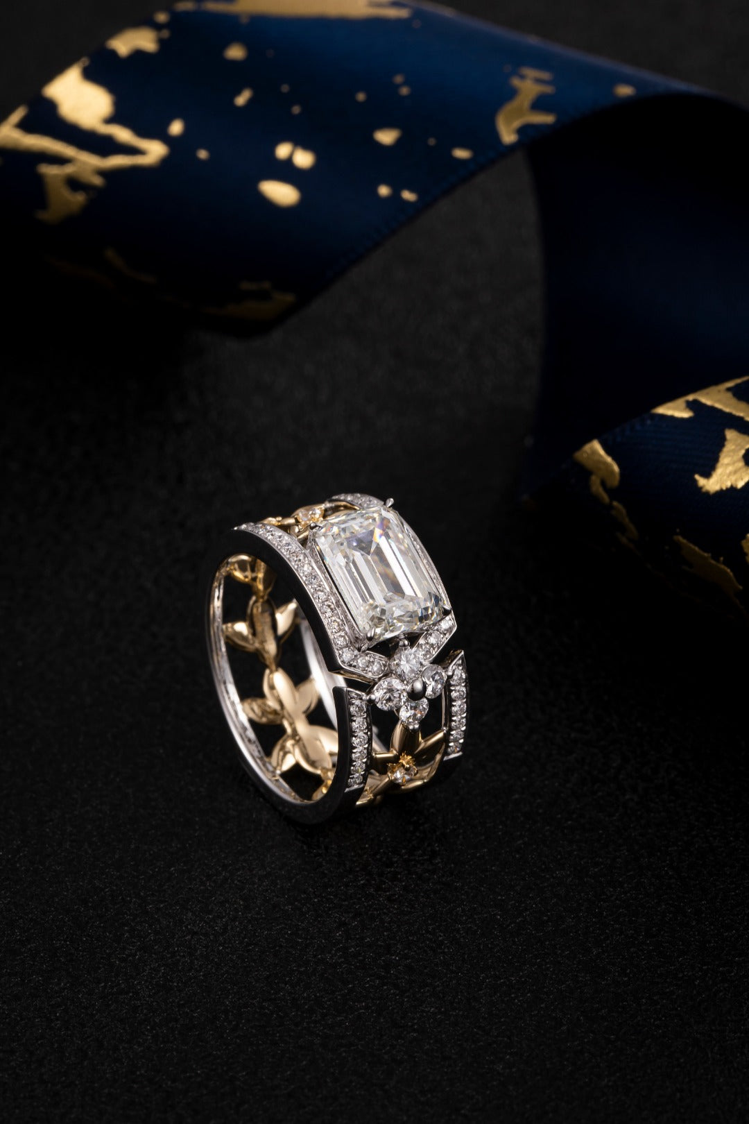 Serwa Jewellery | Emerald Radiance – 14K Lab-Grown Diamond Ring