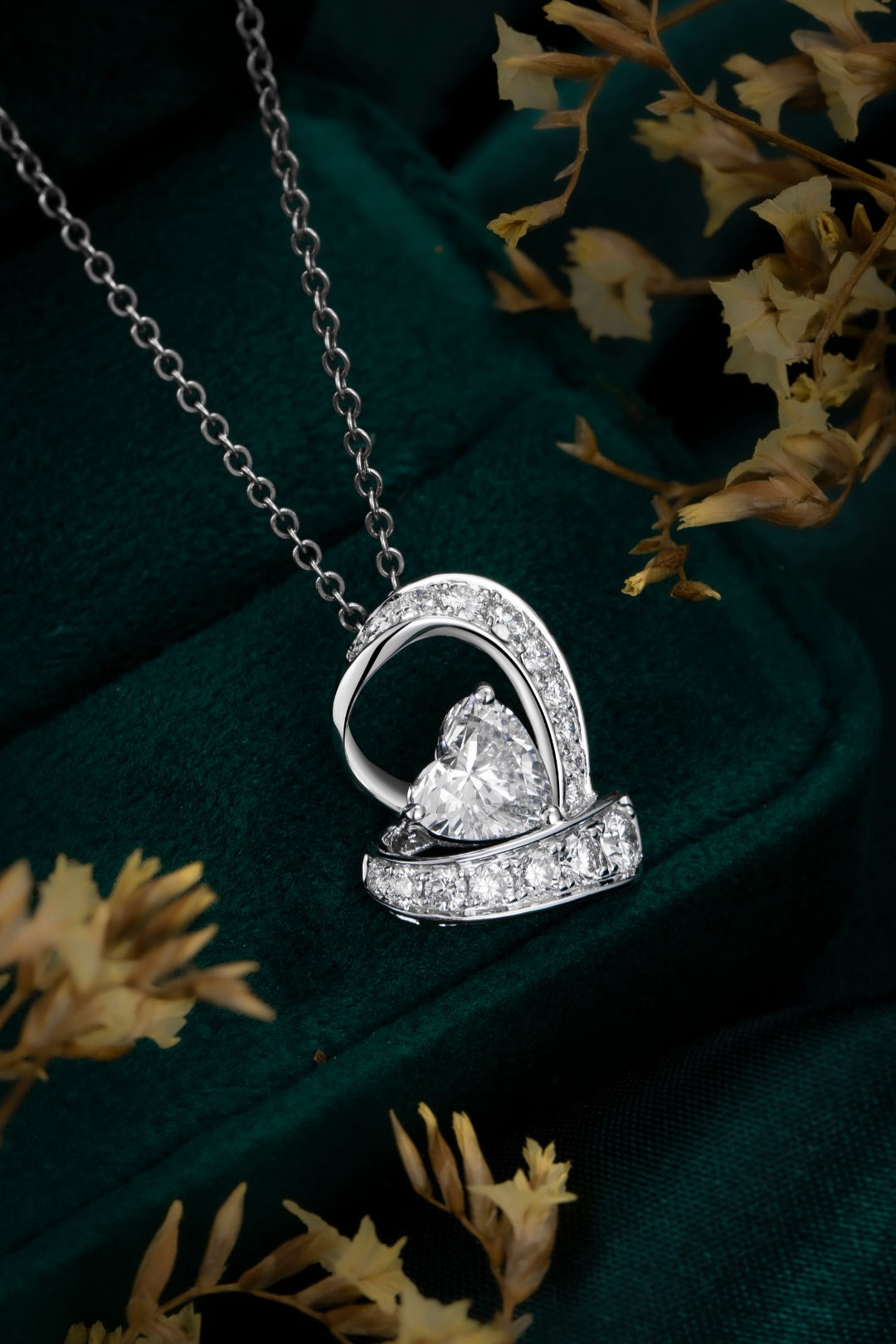Serwa Jewellery | Embrace Light – PT900 Lab-Grown Diamond Pendant