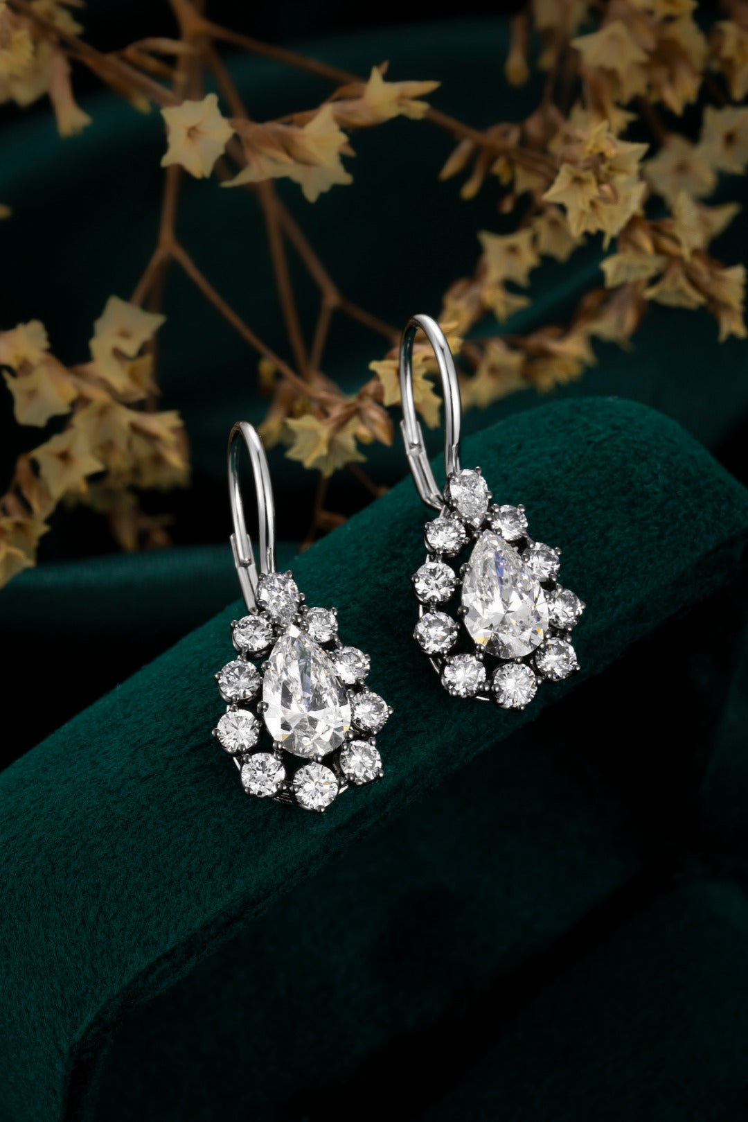 Serwa Jewellery | Radiant Drop – 14K Lab-Grown Diamond Earrings
