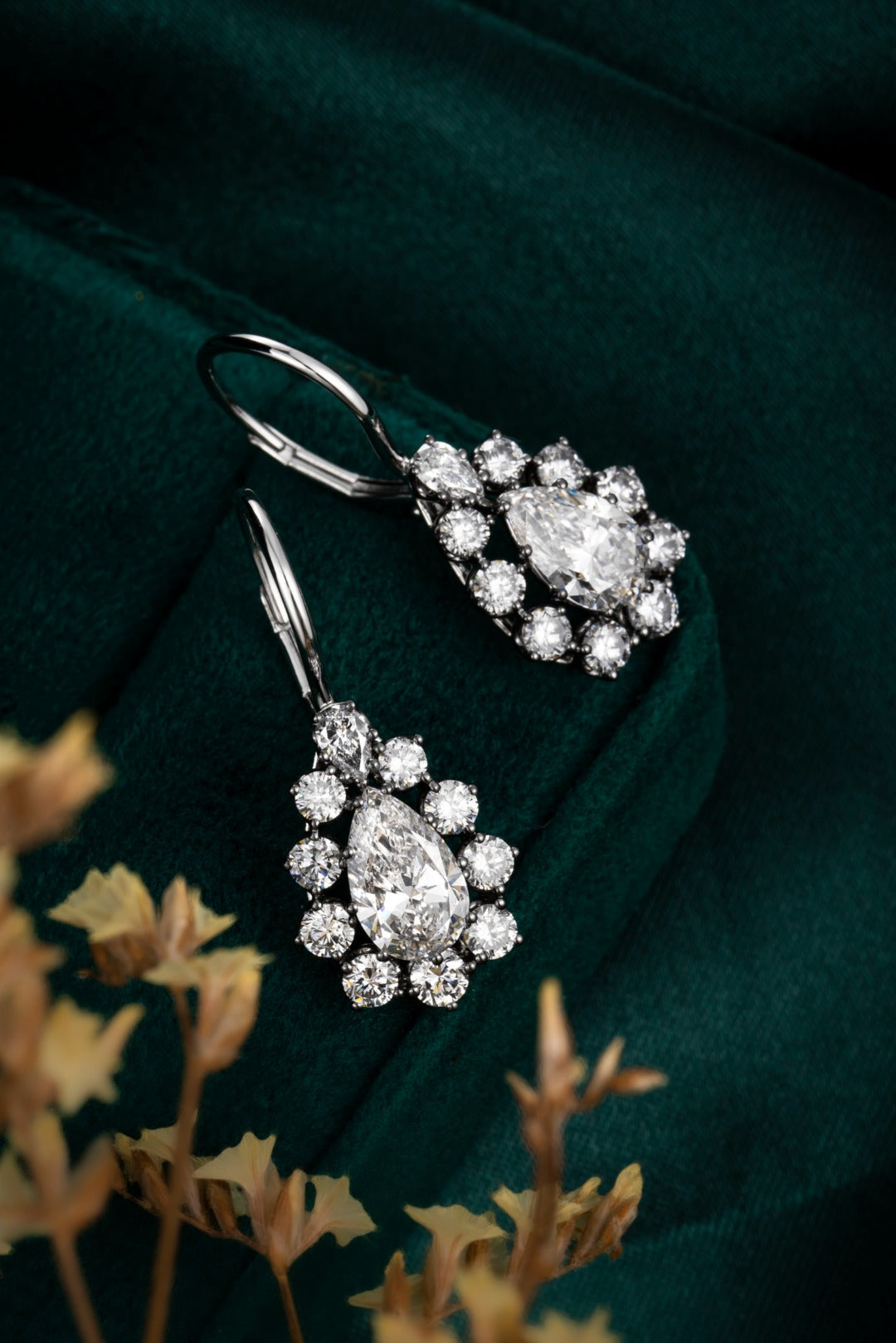 Serwa Jewellery | Radiant Drop – 14K Lab-Grown Diamond Earrings