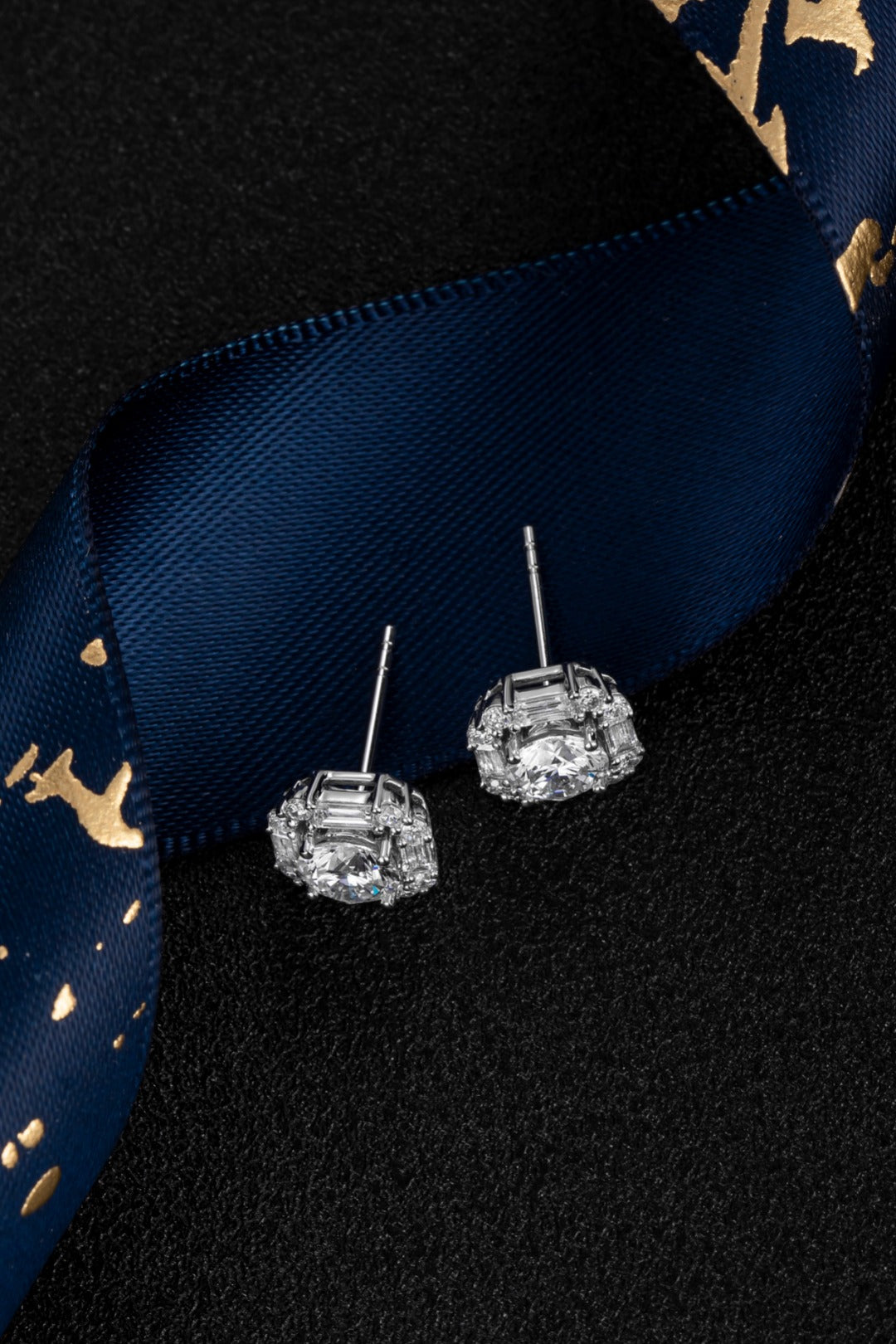 Serwa Jewellery | Architectural Halo – PT900 Lab-Grown Diamond Stud Earrings