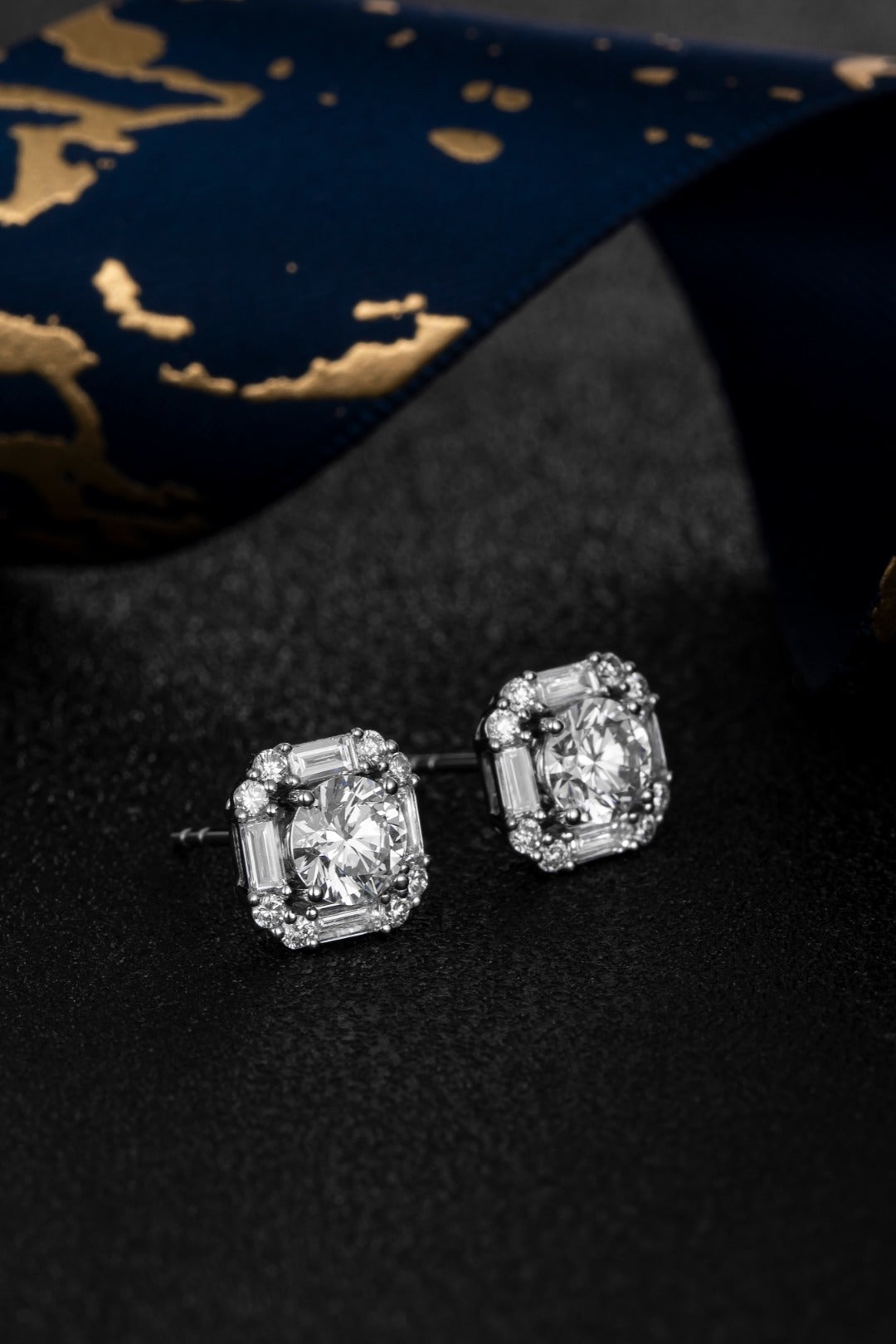 Serwa Jewellery | Architectural Halo – PT900 Lab-Grown Diamond Stud Earrings