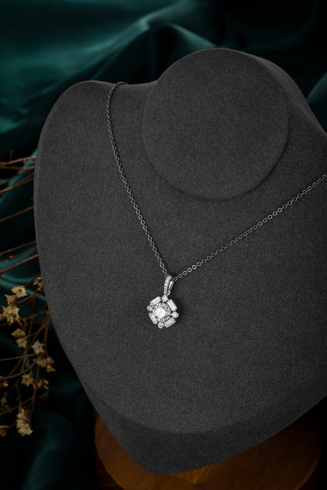 Serwa Jewellery | Radiant Geometry – PT900 Lab-Grown Diamond Pendant