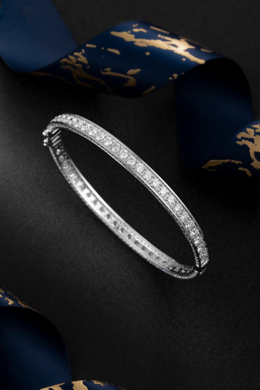 Serwa Jewellery | Classic Line – 14K Lab-Grown Diamond Bangle