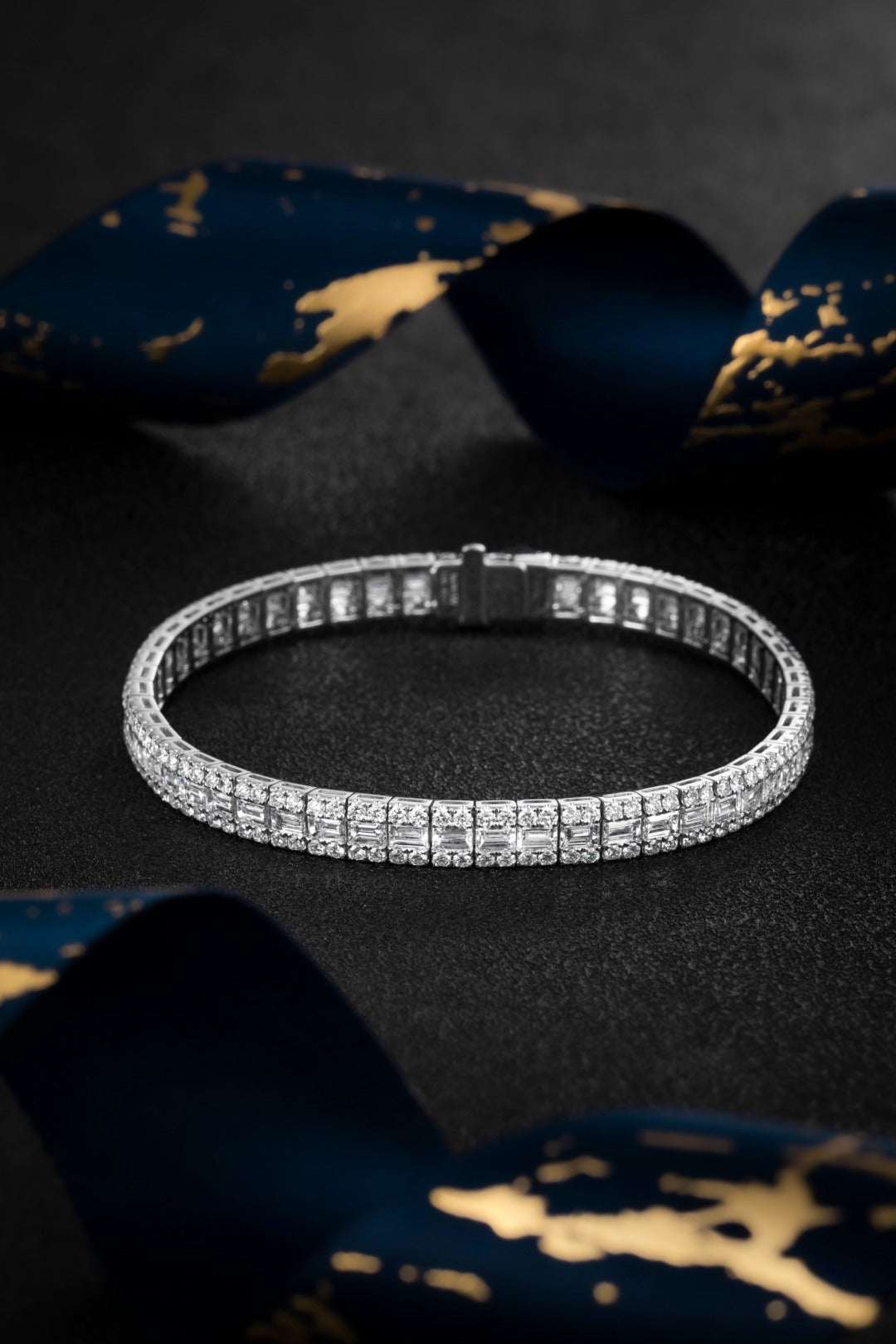 Serwa Jewellery | Structured Radiance – 14K Lab-Grown Diamond Bracelet