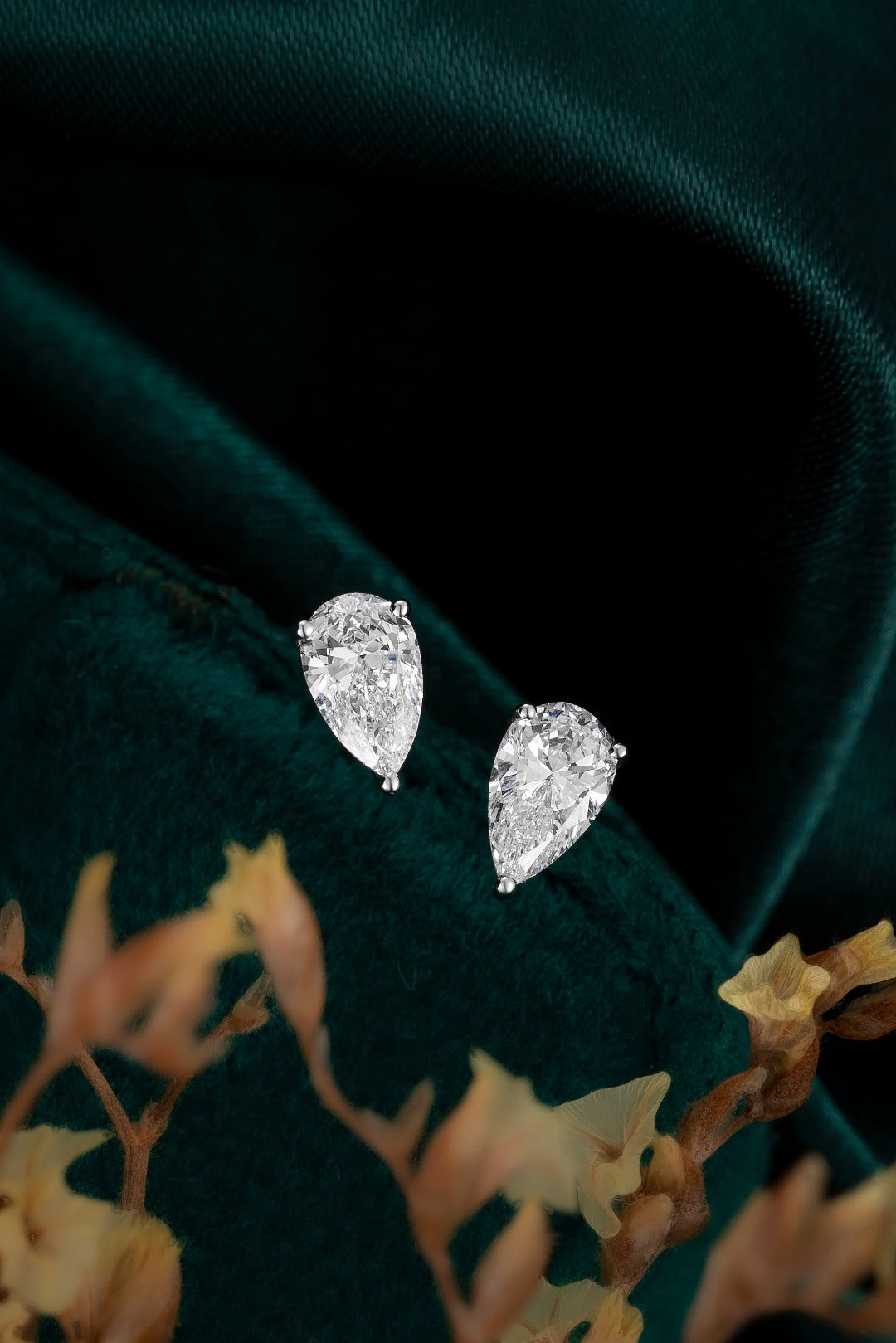 Serwa Jewellery | Elegant Pear – PT950 Lab-Grown Diamond Stud Earrings
